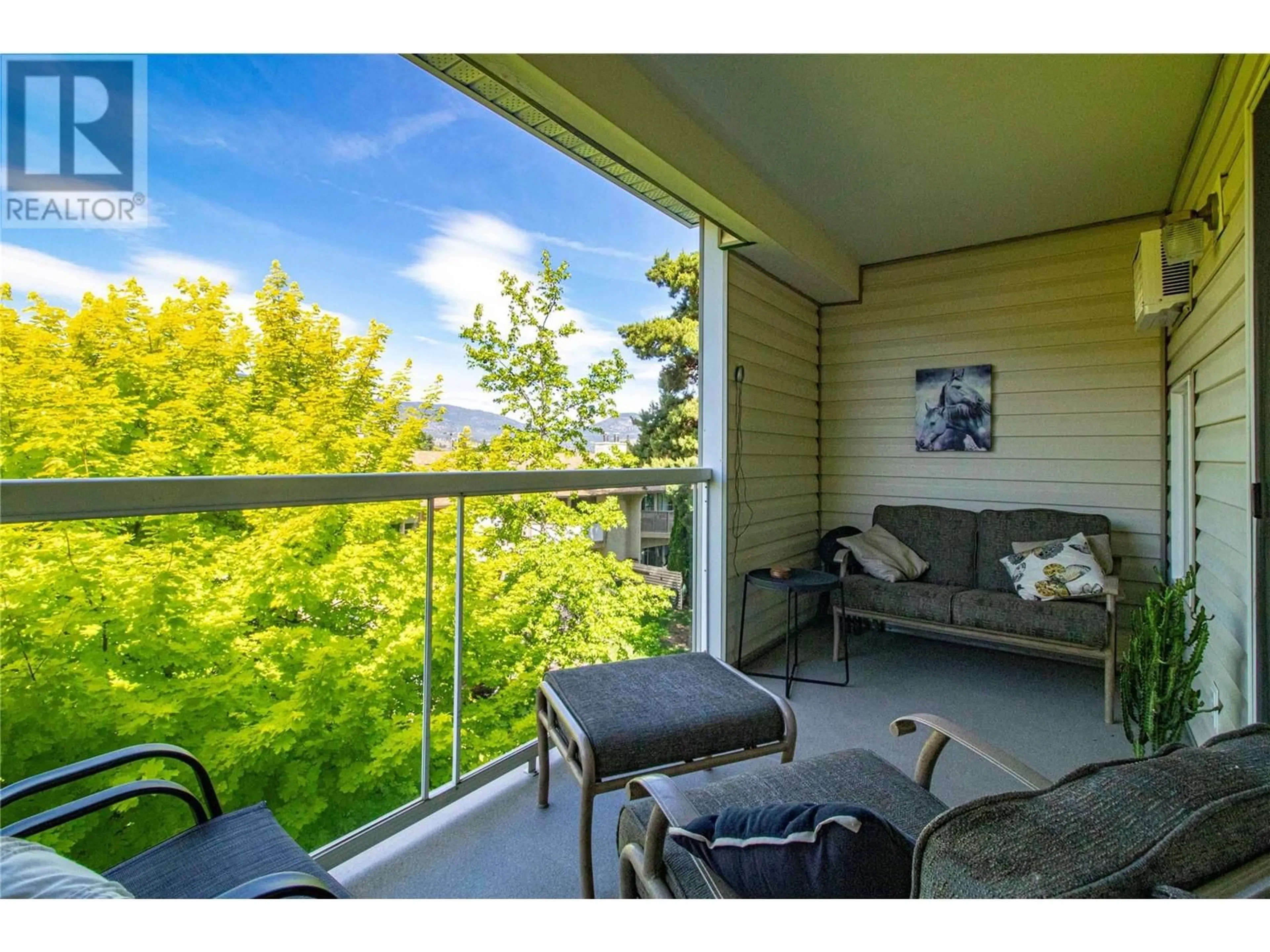 Patio, water/lake/river/ocean view for 205 - 298 YORKTON AVENUE, Penticton British Columbia V2A3V5