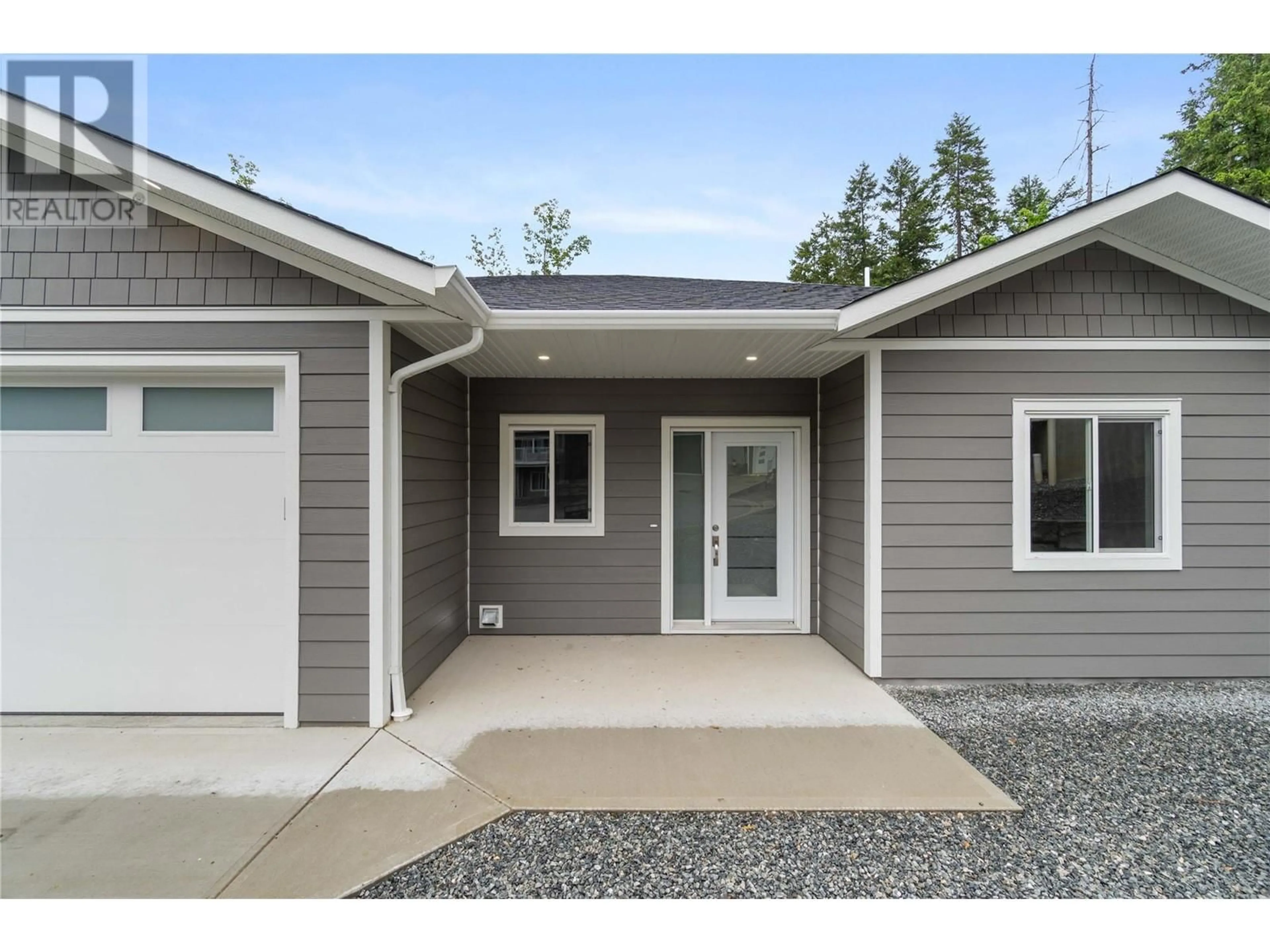 Home with vinyl exterior material, street for 104 - 806 CLIFF AVENUE, Enderby British Columbia V0E1V1