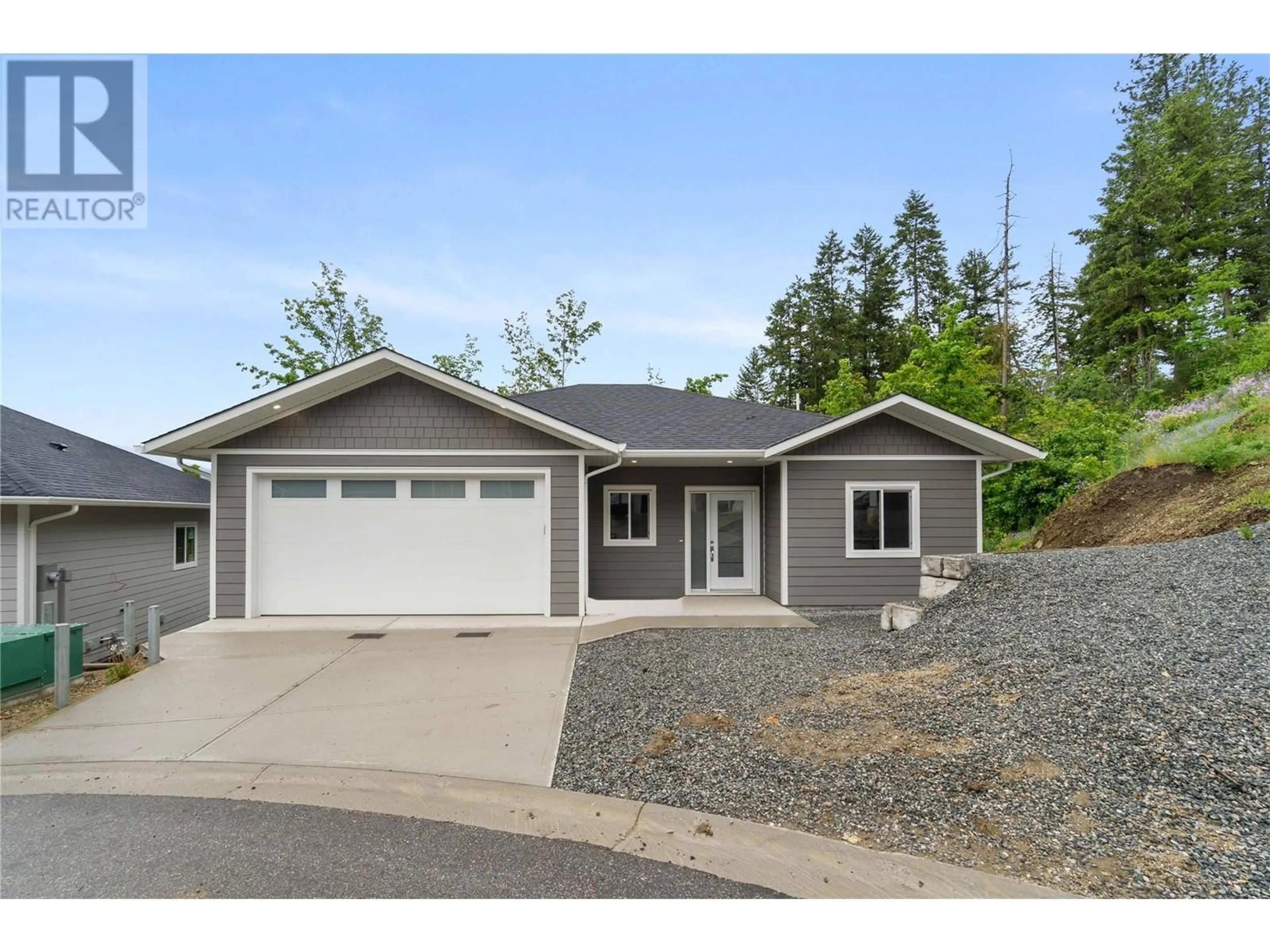 Home with vinyl exterior material, street for 104 - 806 CLIFF AVENUE, Enderby British Columbia V0E1V1