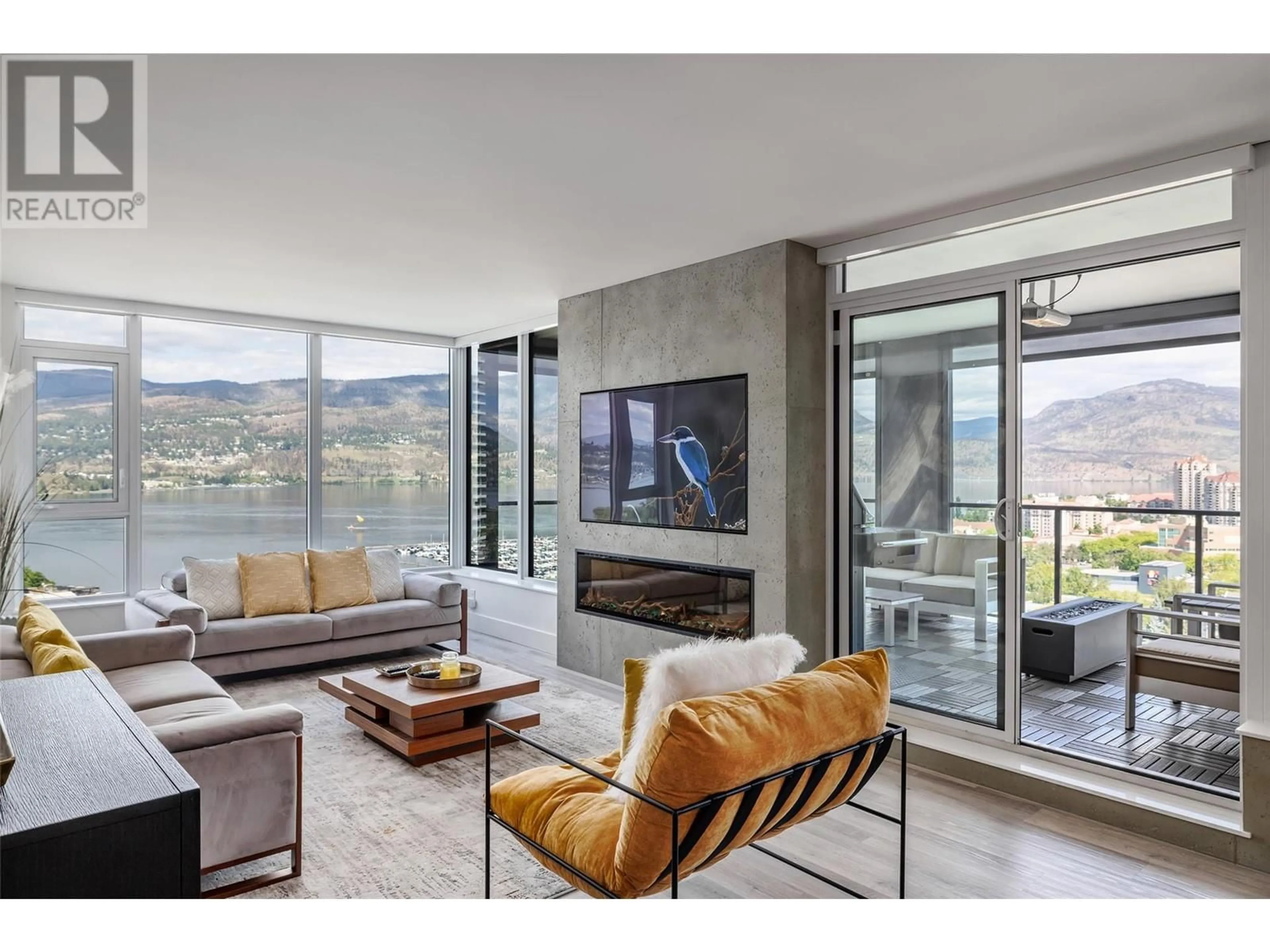 Living room with furniture, unknown for 2009 - 1588 ELLIS STREET, Kelowna British Columbia V1Y2A6