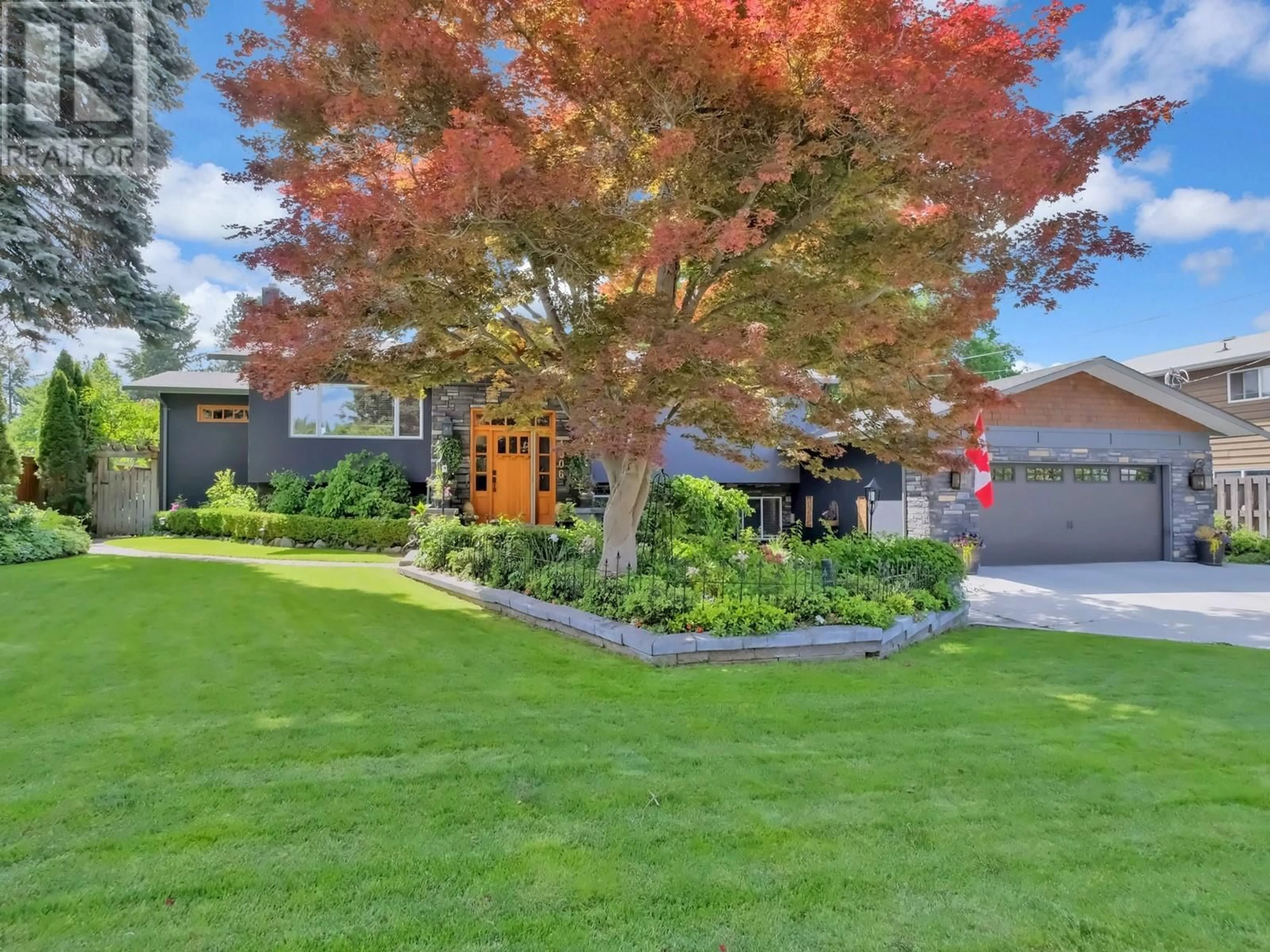 A pic from outside/outdoor area/front of a property/back of a property/a pic from drone, street for 4306 HAZELL ROAD, Kelowna British Columbia V1W1P8