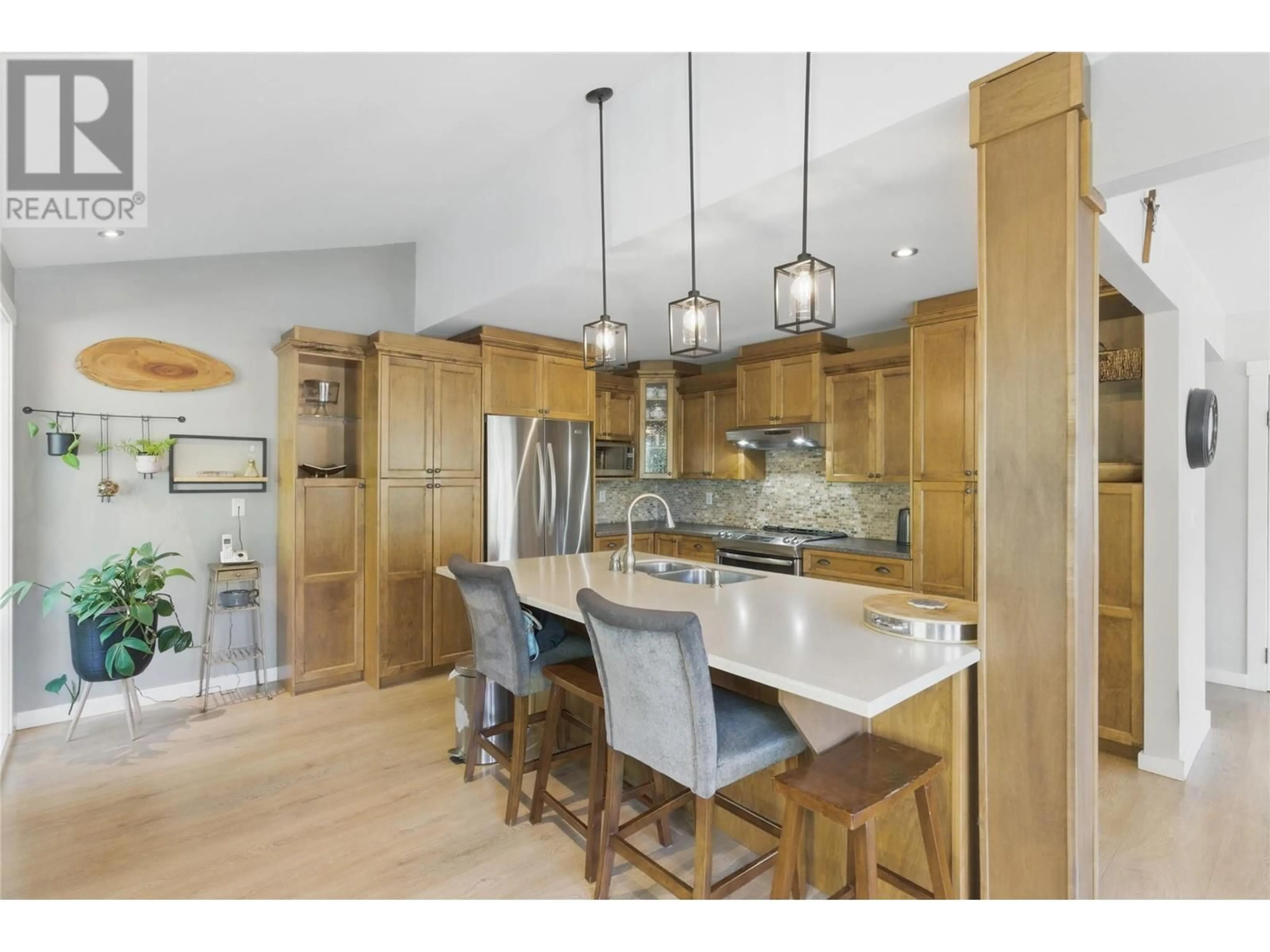 Open concept kitchen, unknown for 2250 PAUL LAKE ROAD, Kamloops British Columbia V2H1N9