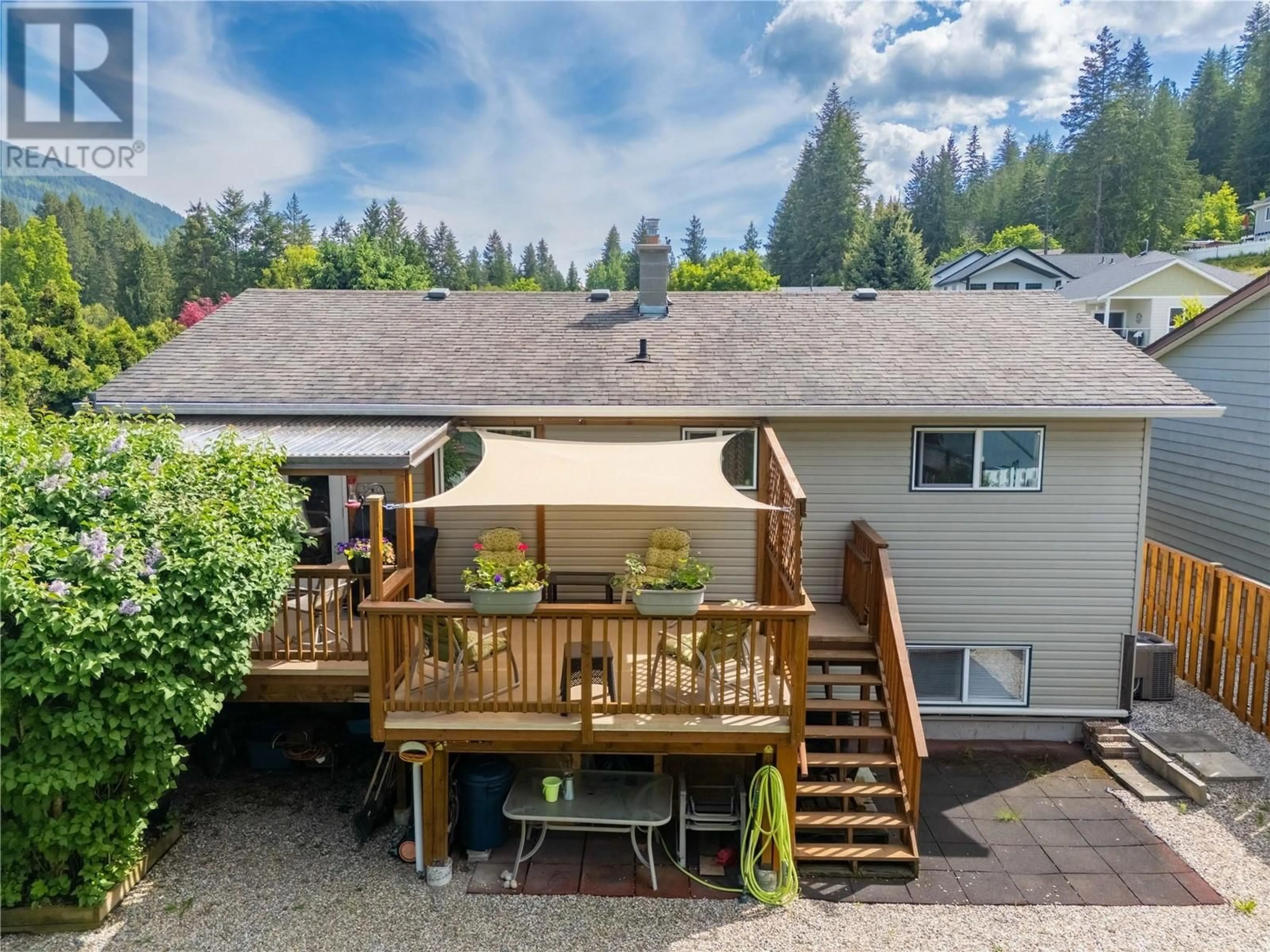 A pic from outside/outdoor area/front of a property/back of a property/a pic from drone, unknown for 4651 71 AVENUE NORTHEAST, Salmon Arm British Columbia V0E1K0
