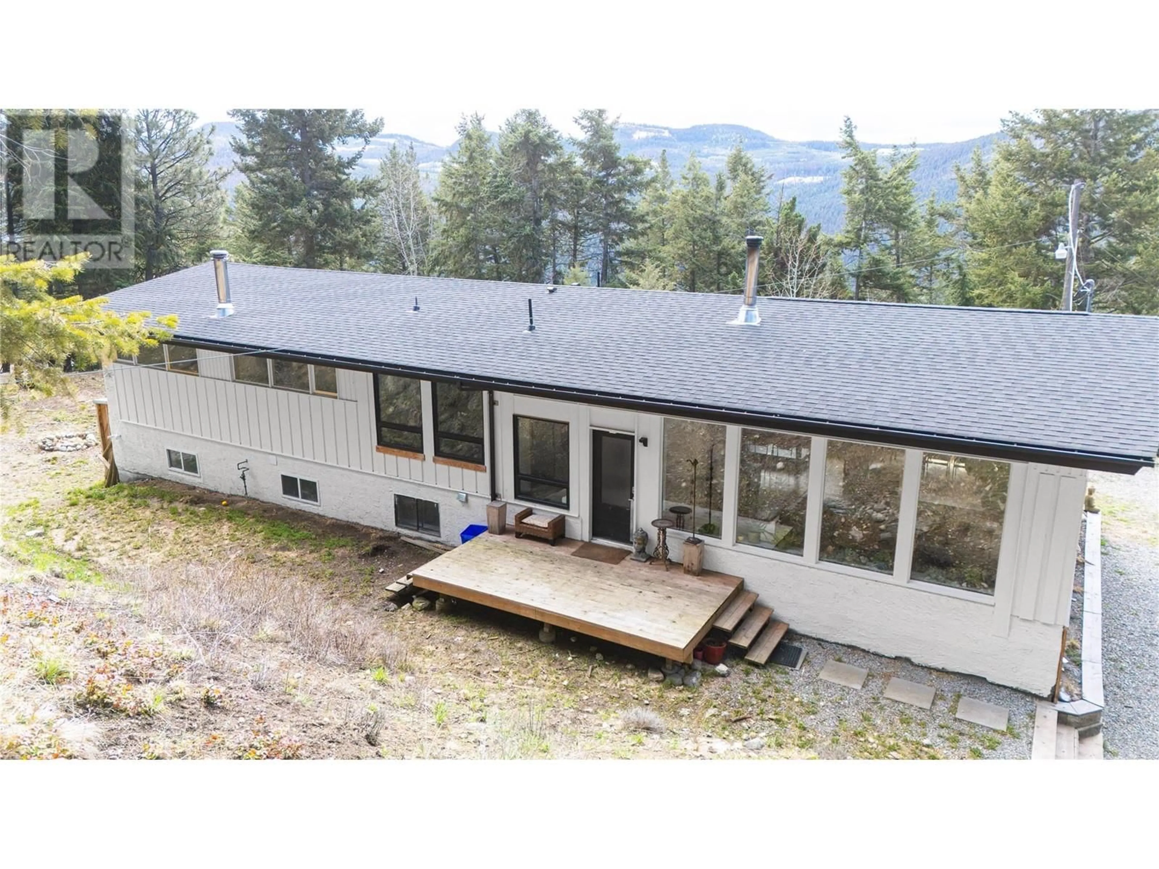 Home with vinyl exterior material, mountain view for 8250 SUN VALLEY ROAD, Joe Rich British Columbia V1P1J3