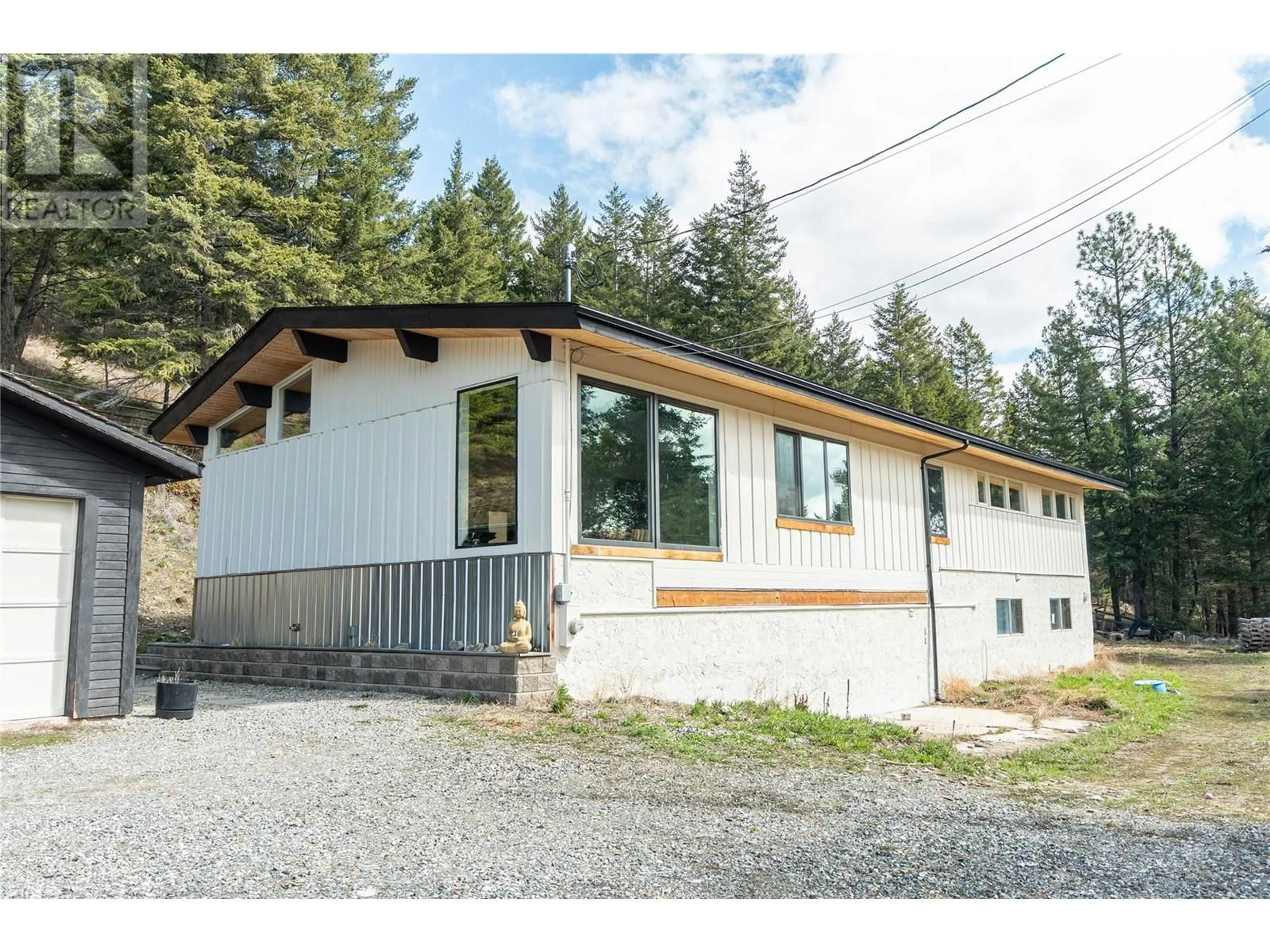 Home with vinyl exterior material, unknown for 8250 SUN VALLEY ROAD, Joe Rich British Columbia V1P1J3