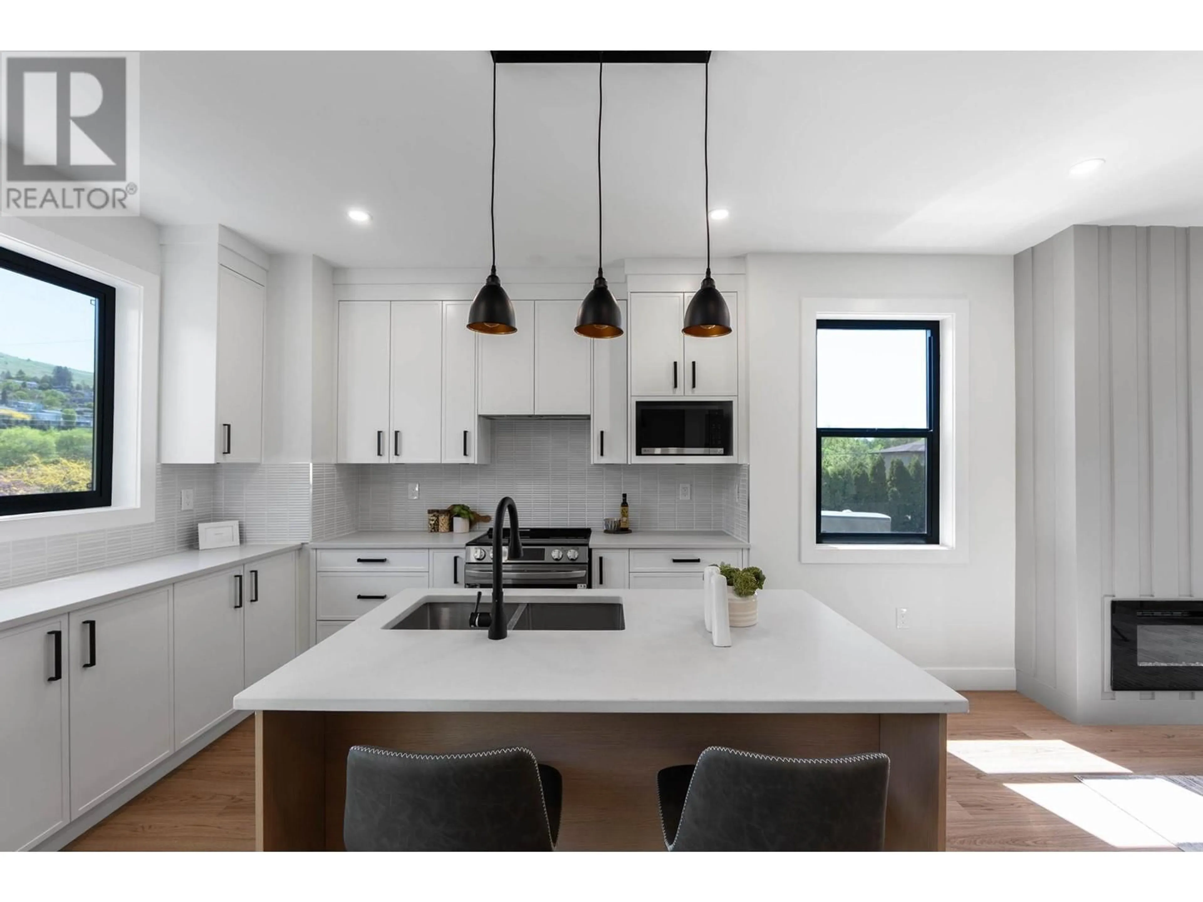 Contemporary kitchen, unknown for 3 - 3590 REDECOPP ROAD, Lake Country British Columbia V4V1X5
