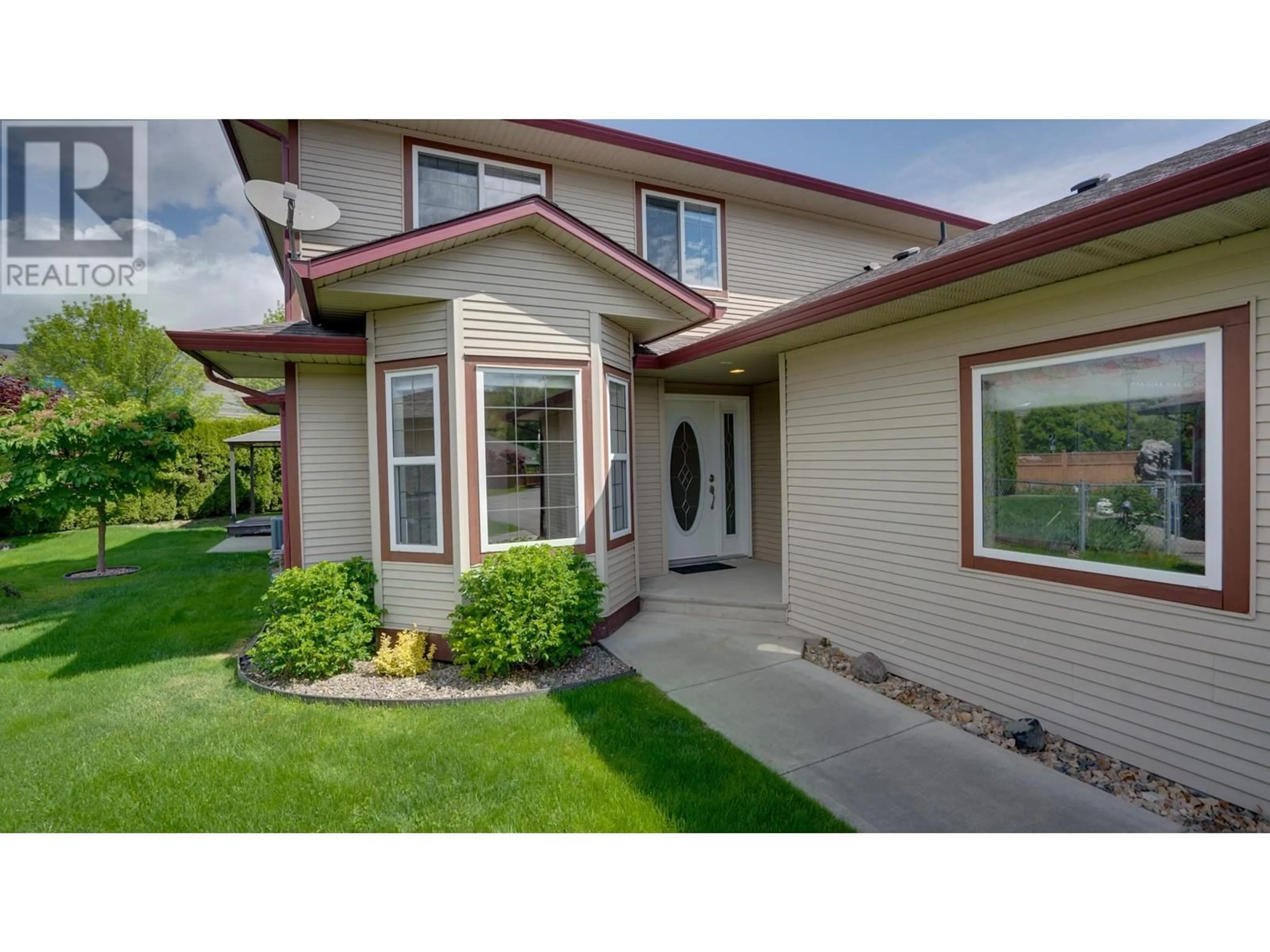 Home with vinyl exterior material, street for 8 - 5200 25 AVENUE, Vernon British Columbia V1T9V6