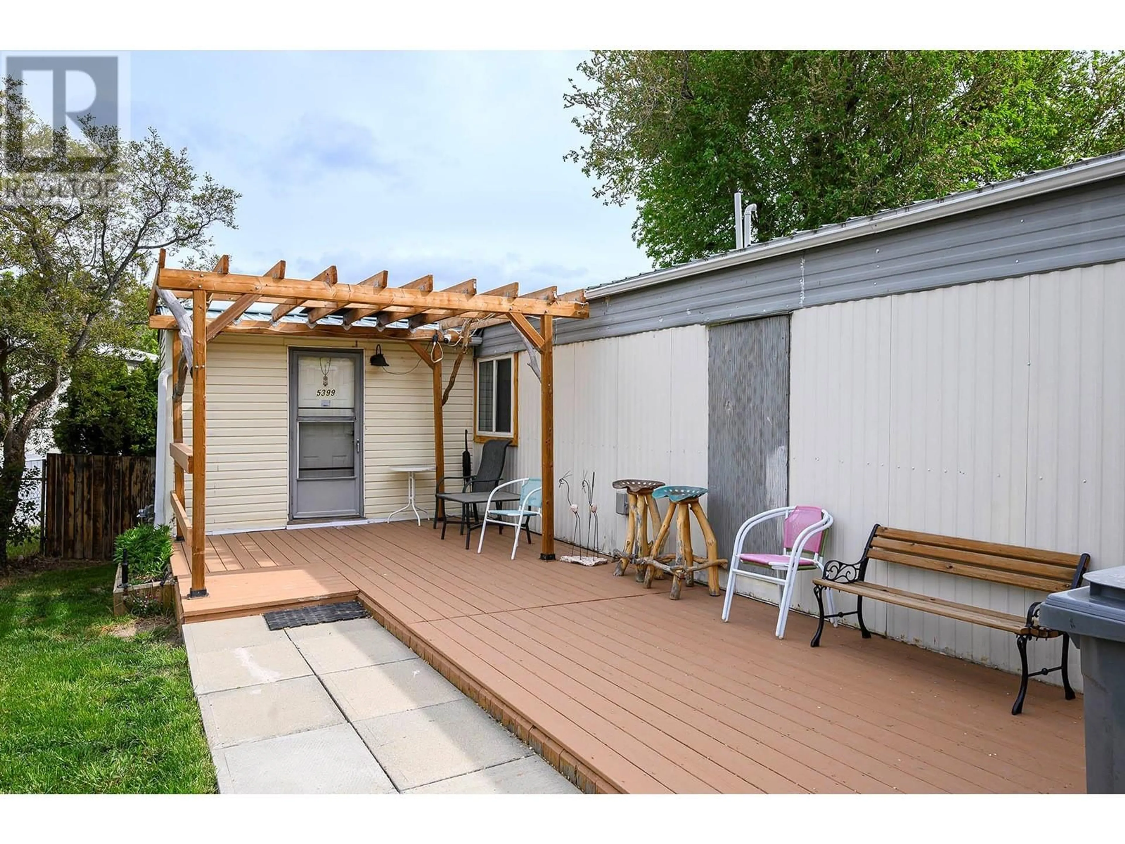 Patio, street for 5399 SHELLY DRIVE, Kamloops British Columbia V2C5A7