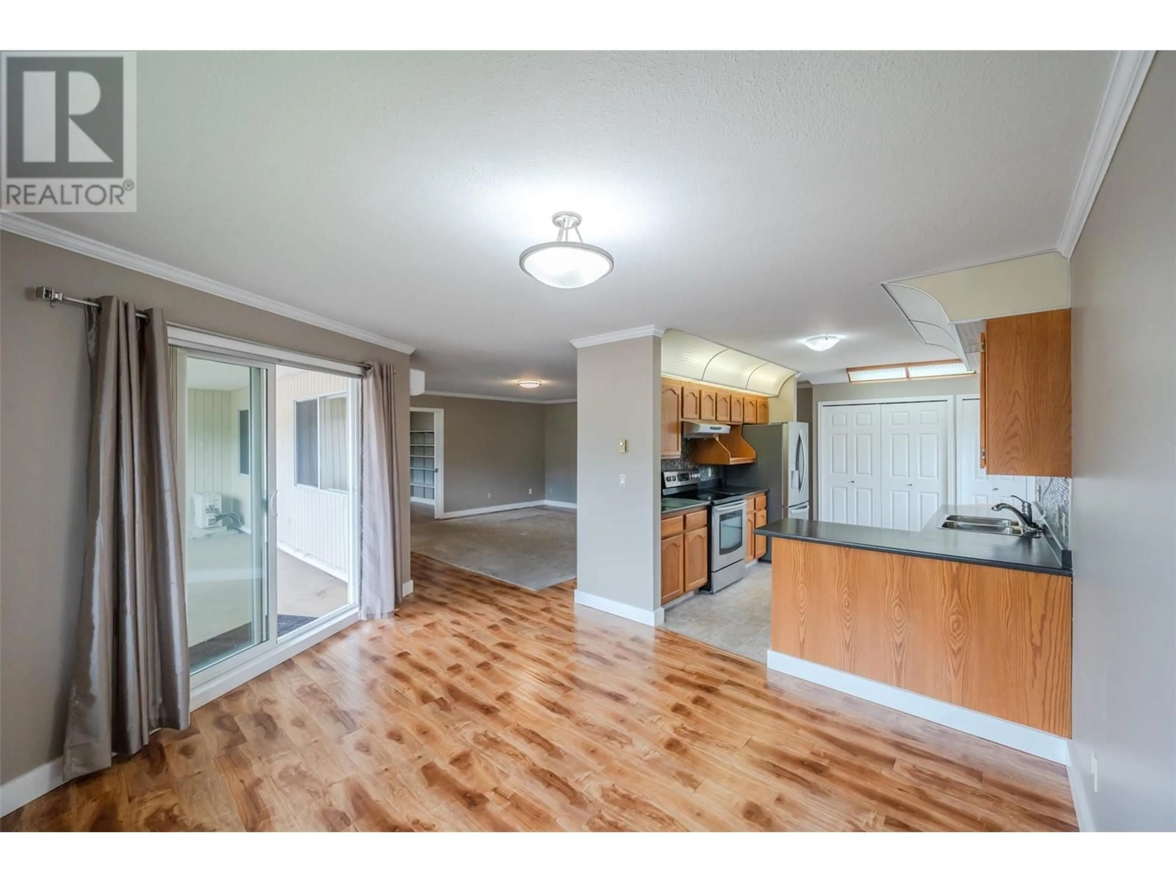 Unknown for 201 - 157 GREEN AVENUE WEST, Penticton British Columbia V2A3S9