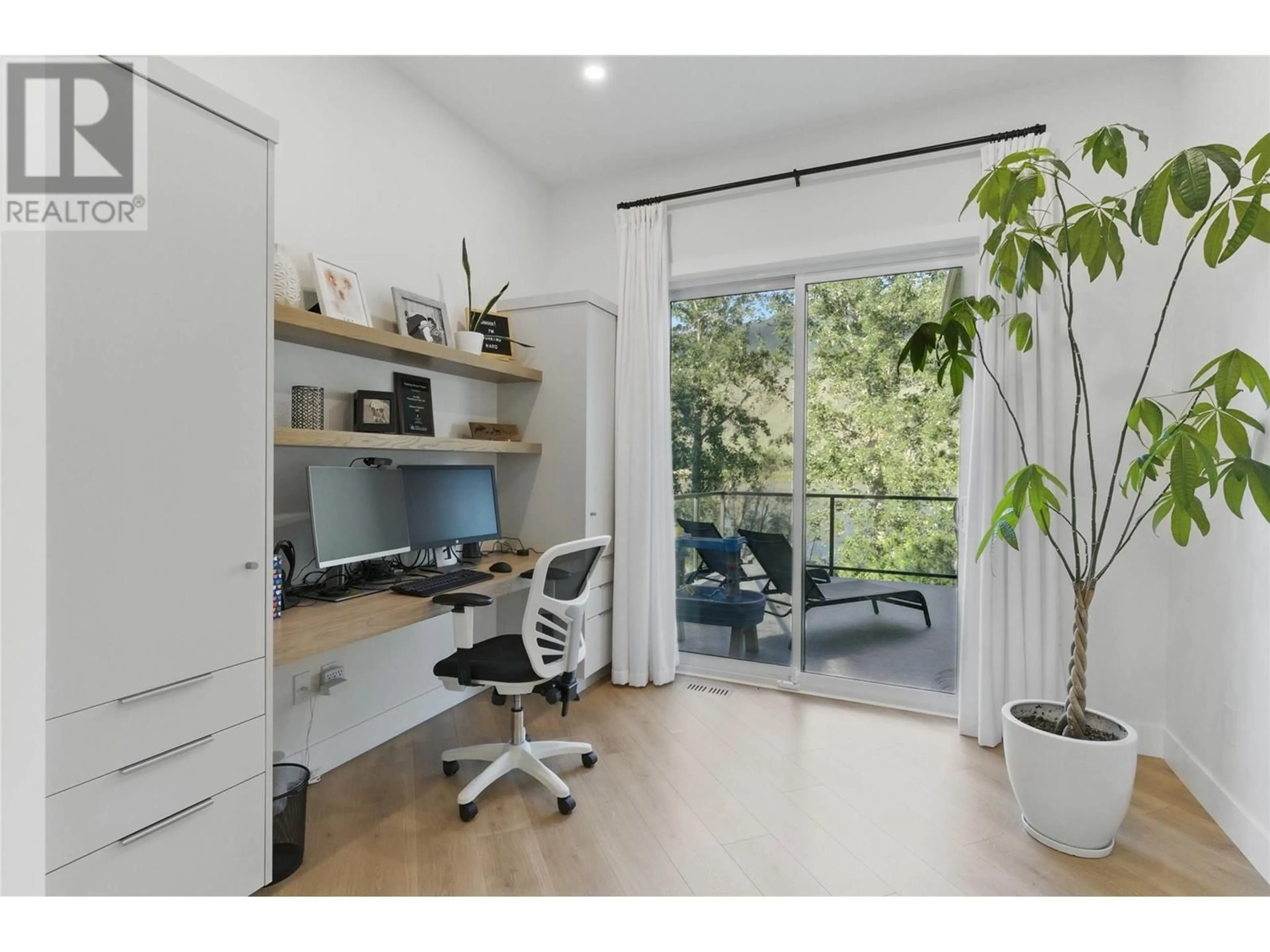A pic of a room for 2744 BEACHMOUNT CRESCENT, Kamloops British Columbia V2B0E6