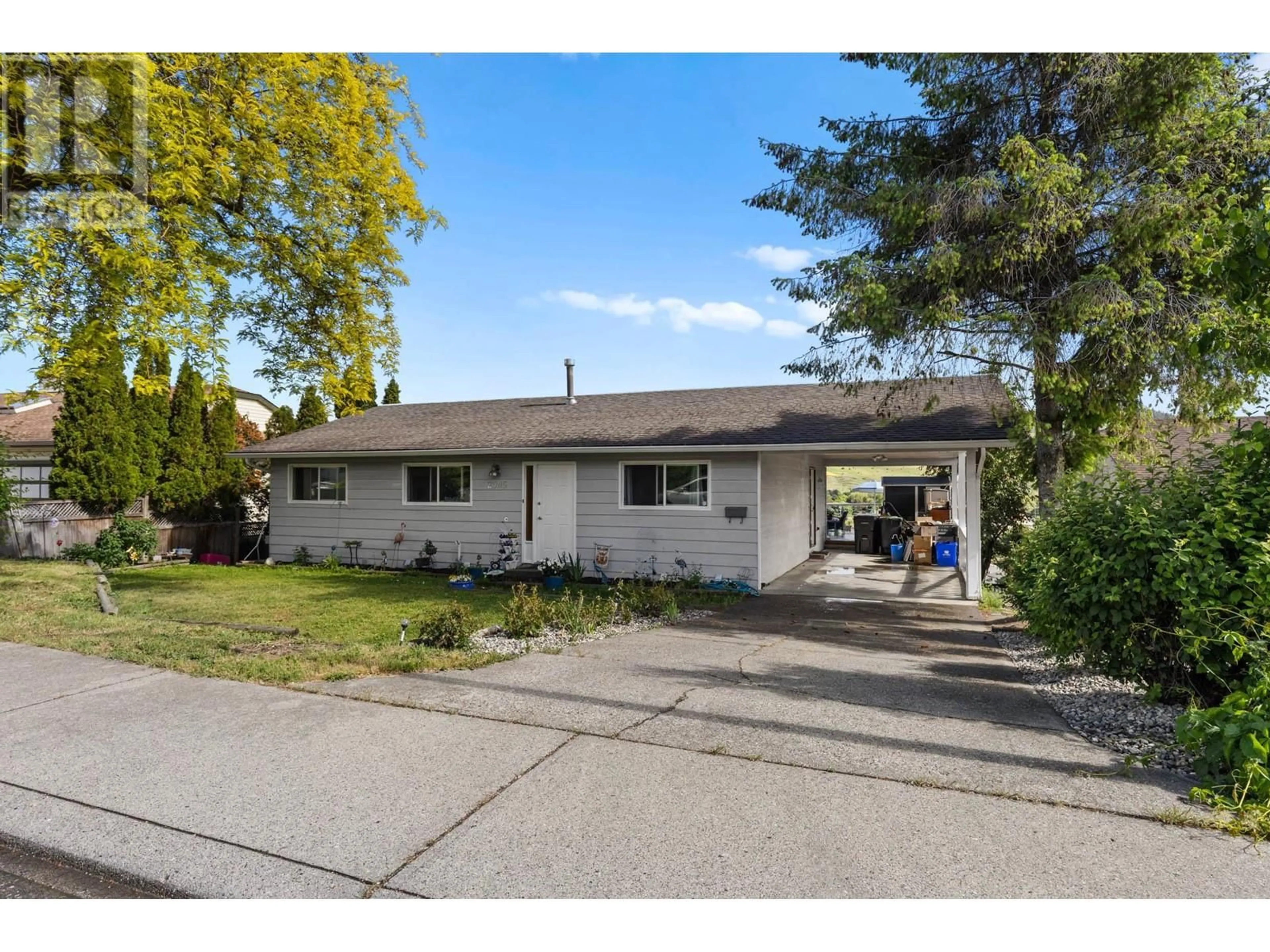 Home with vinyl exterior material, street for 2905 PROSPECT DRIVE, Vernon British Columbia V1T8J2