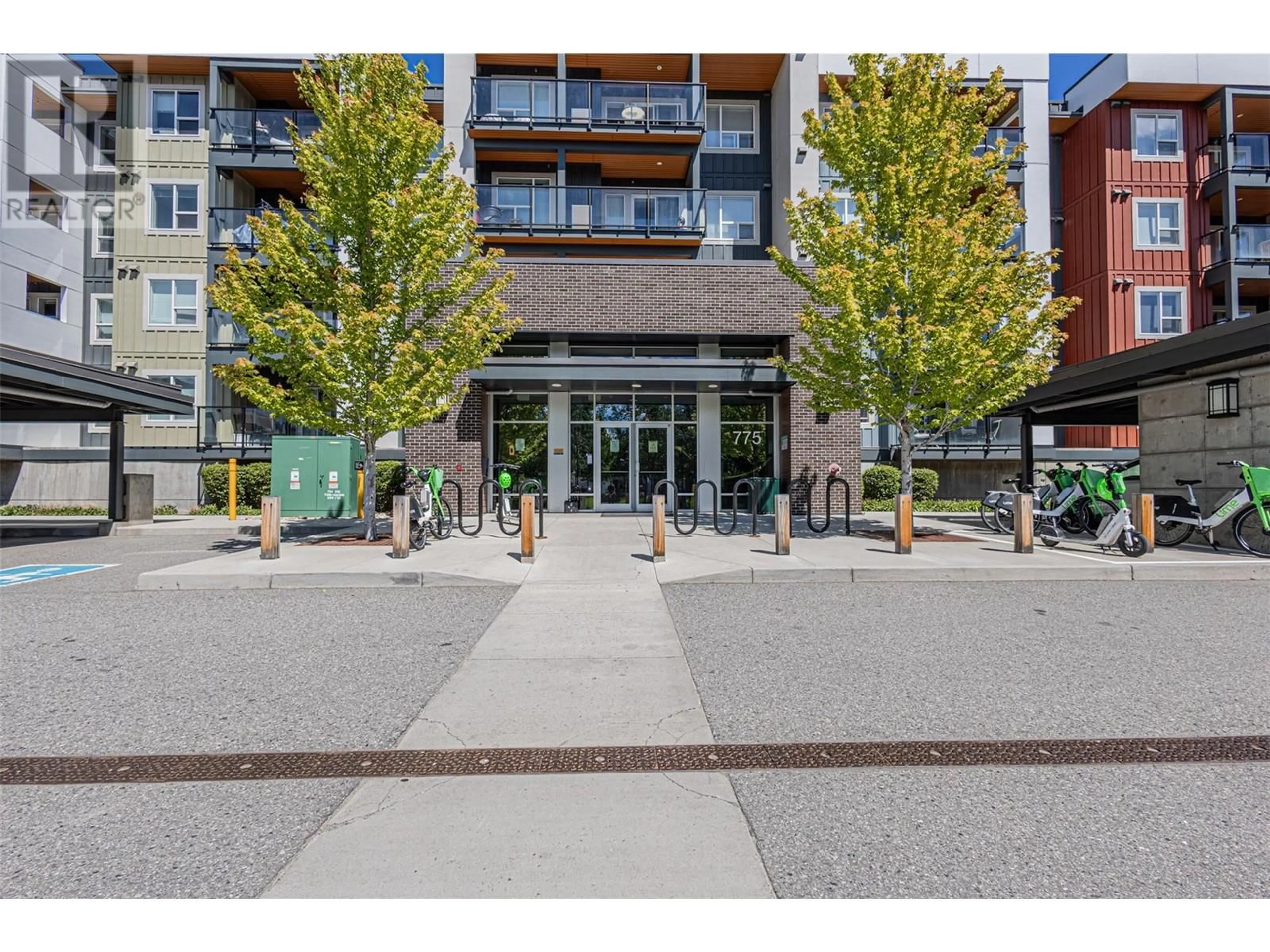 Indoor foyer for 207 - 775 ACADEMY WAY, Kelowna British Columbia V7V0A5