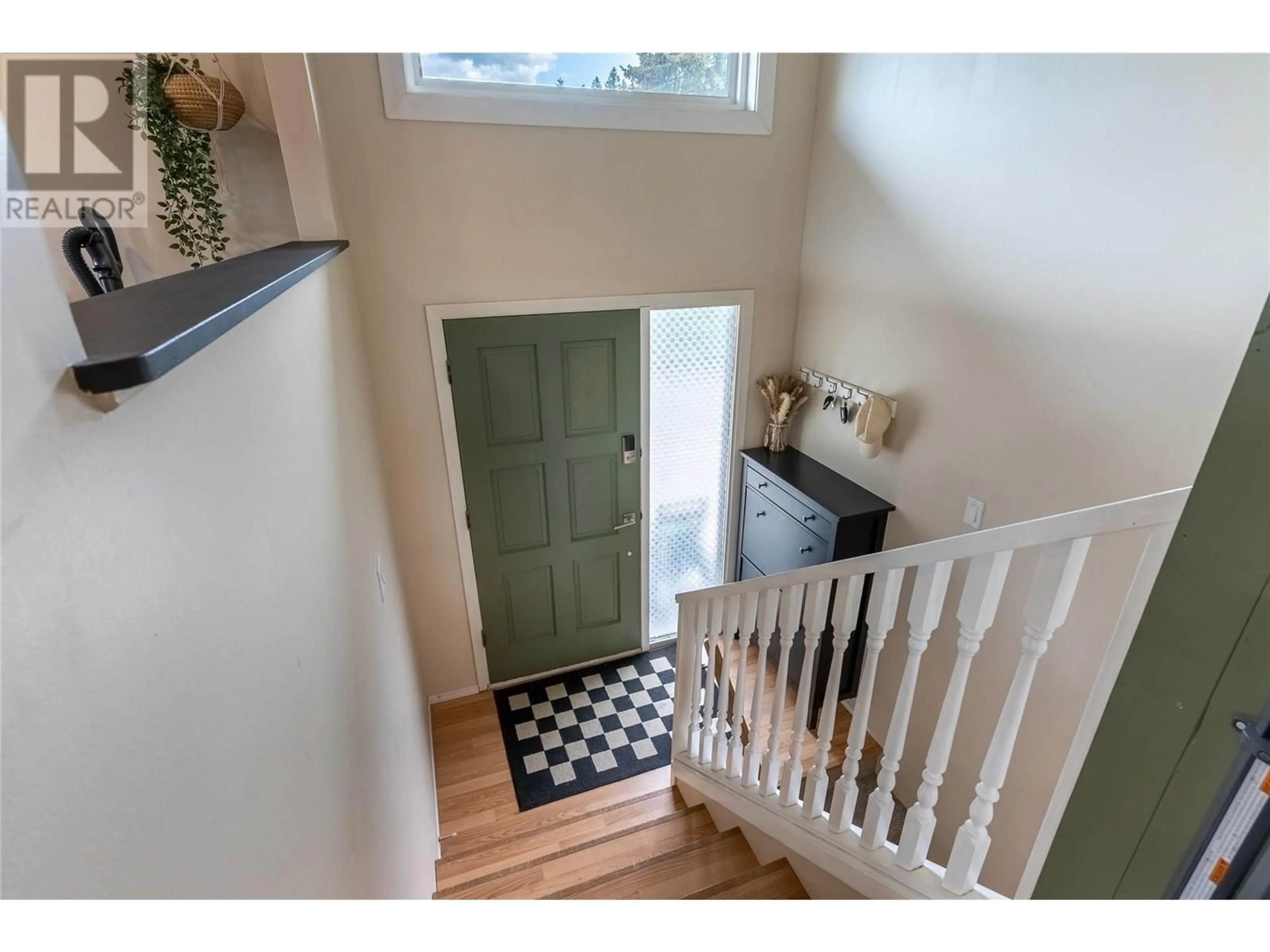 Indoor entryway for 6033 PRINGLE ROAD, Kamloops British Columbia V2C5V4