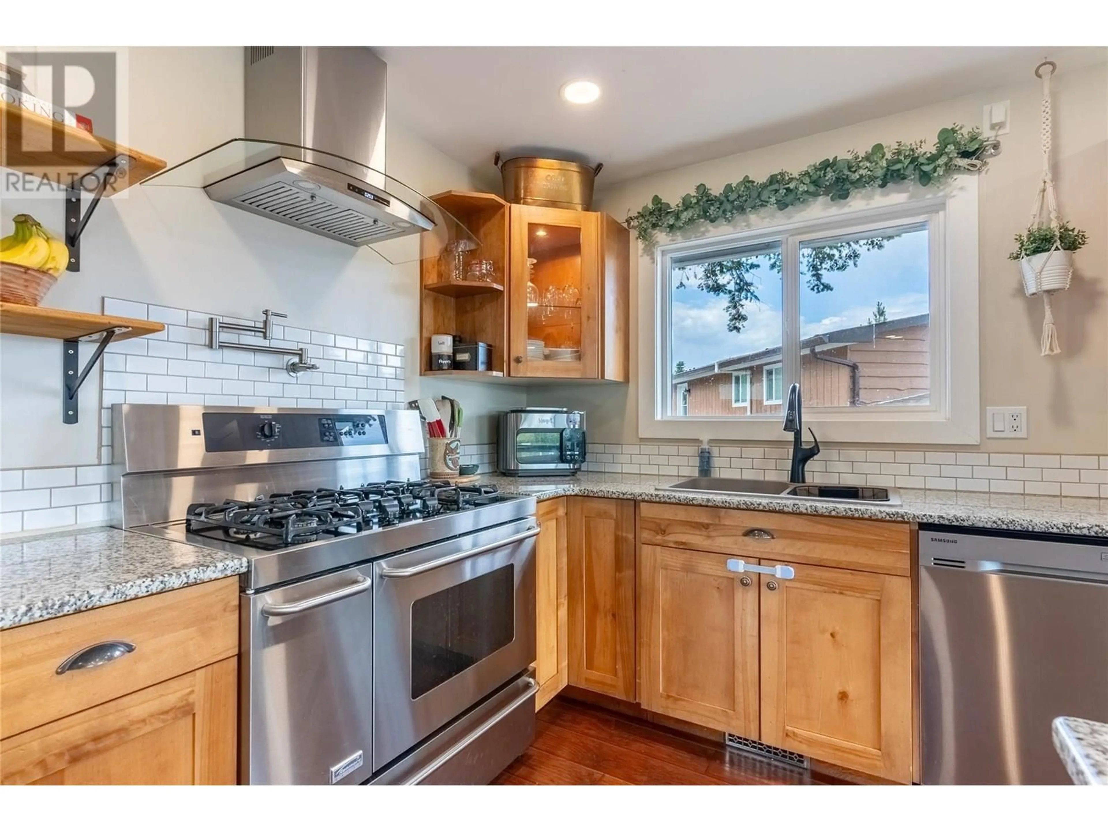 Open concept kitchen, unknown for 6033 PRINGLE ROAD, Kamloops British Columbia V2C5V4