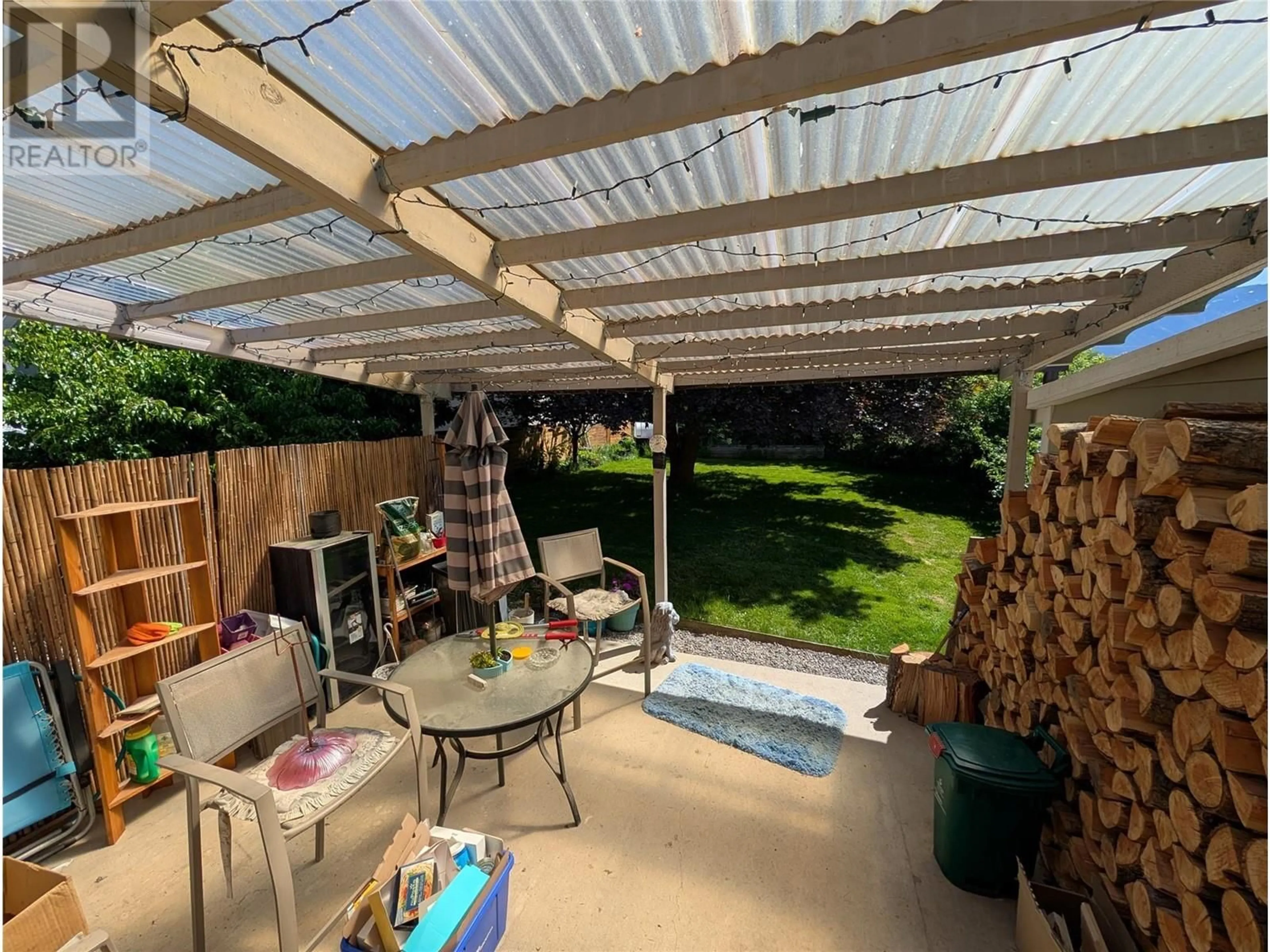 Patio, unknown for 218 21ST AVENUE, Creston British Columbia V0B1G5