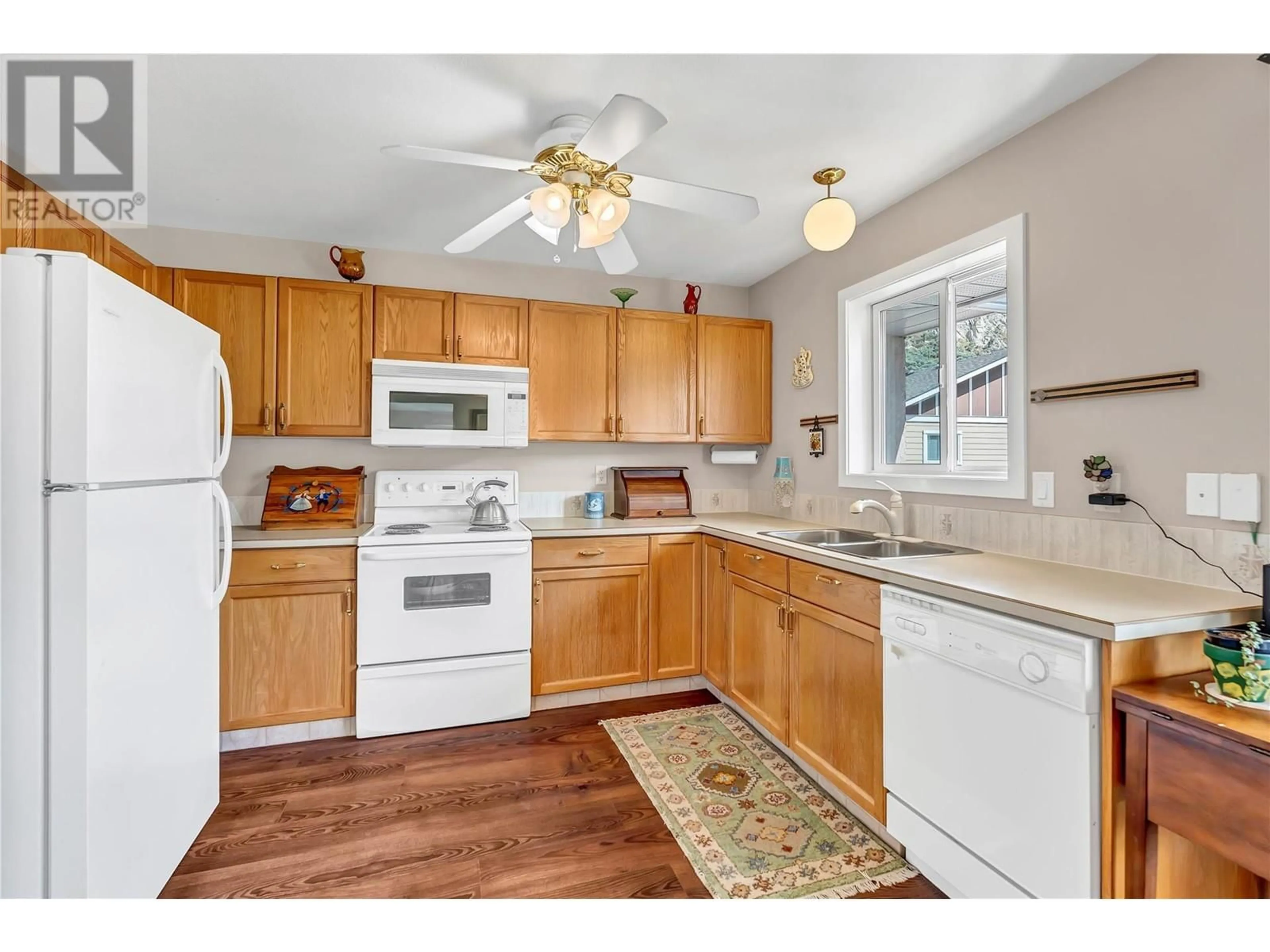 Standard kitchen, unknown for 5 - 3322 SOUTH MAIN STREET, Penticton British Columbia V2A5J6