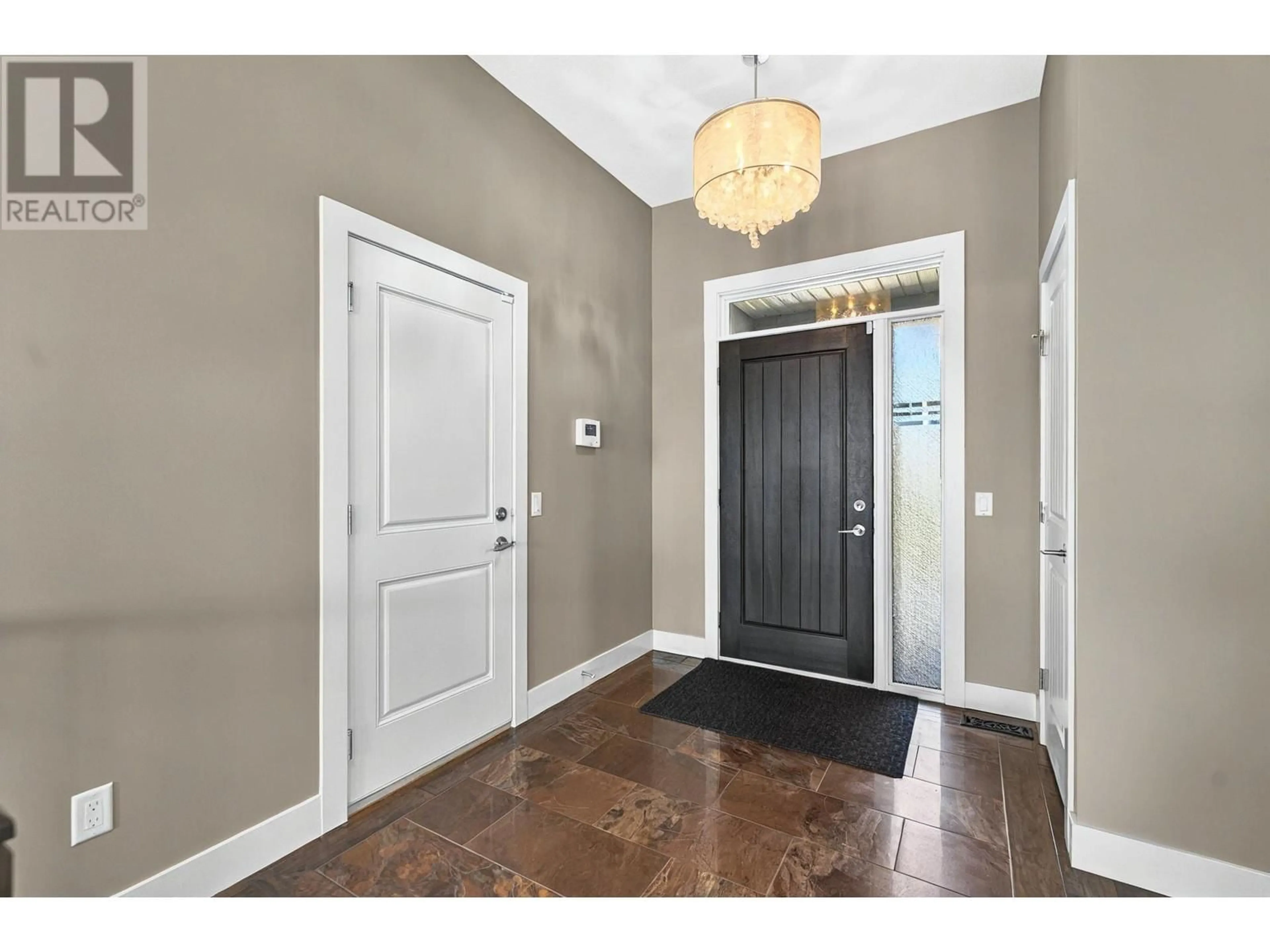 Indoor entryway for 577 HARROGATE LANE, Kelowna British Columbia V1V3A5