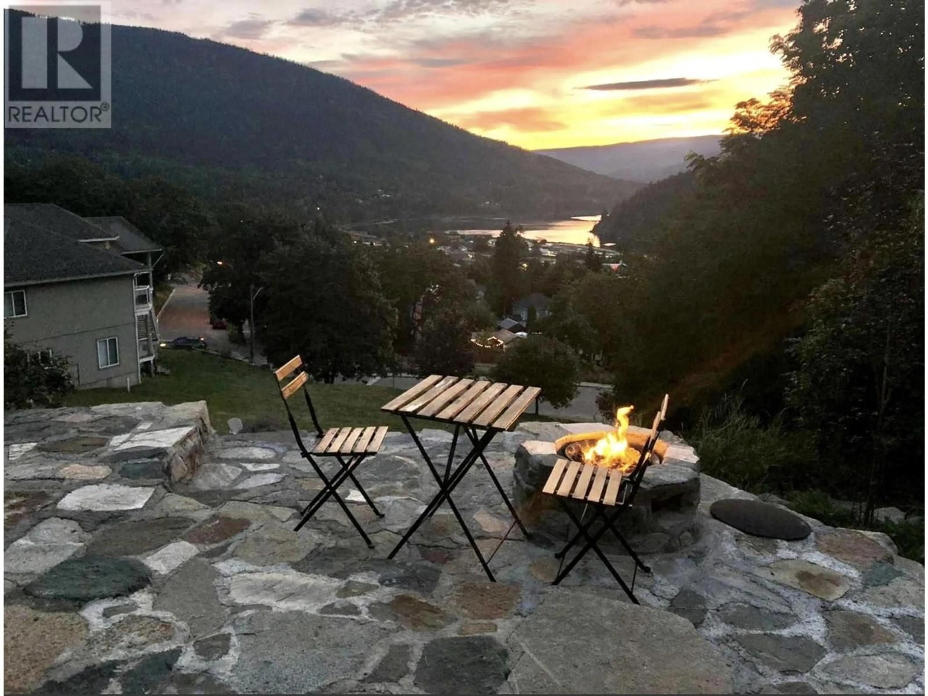 Patio, water/lake/river/ocean view for 1015 CARBONATE STREET, Nelson British Columbia V1L4R6
