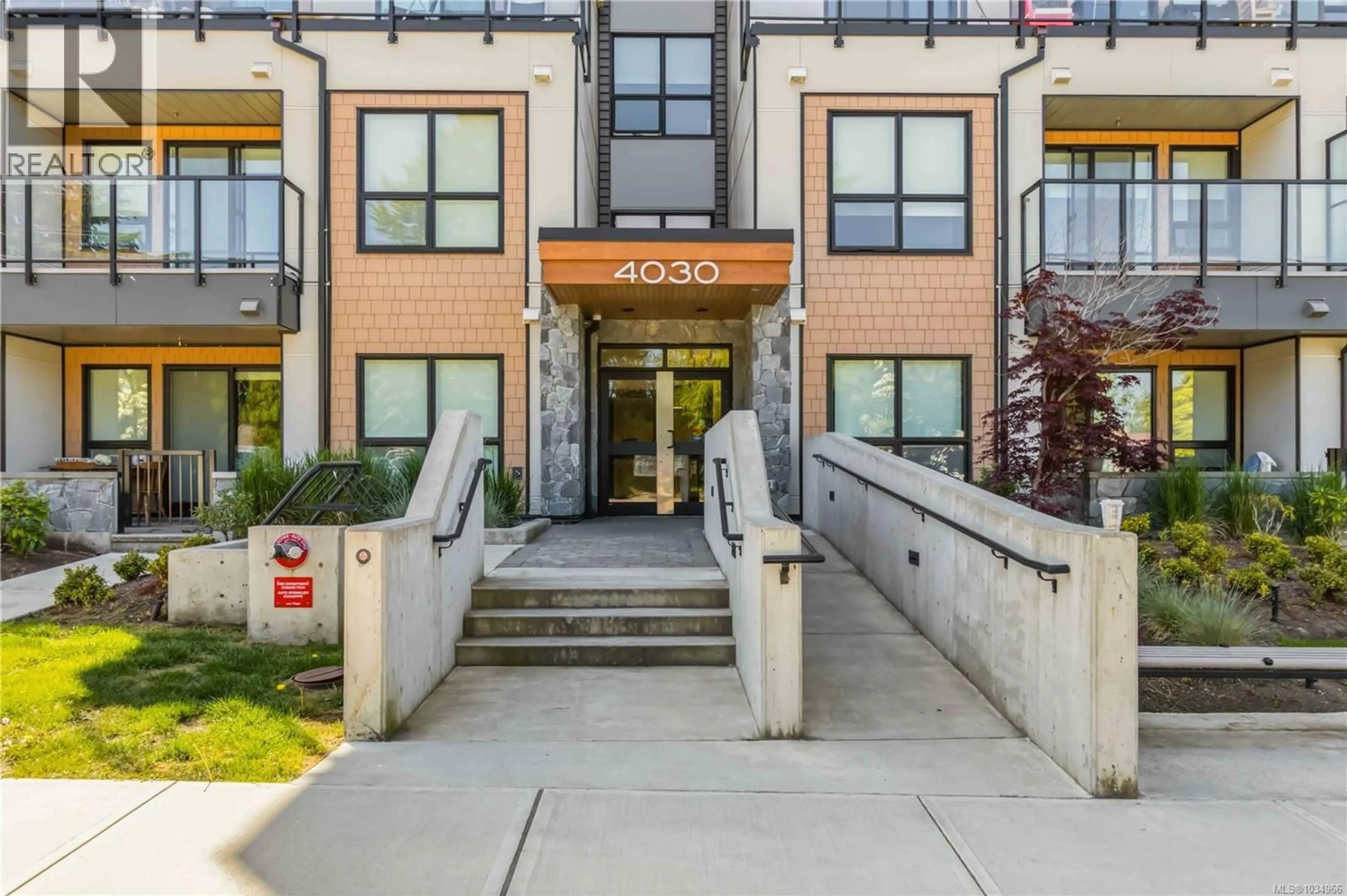 Unknown for 307 - 4030 SHELBOURNE STREET, Saanich British Columbia V8N3E4