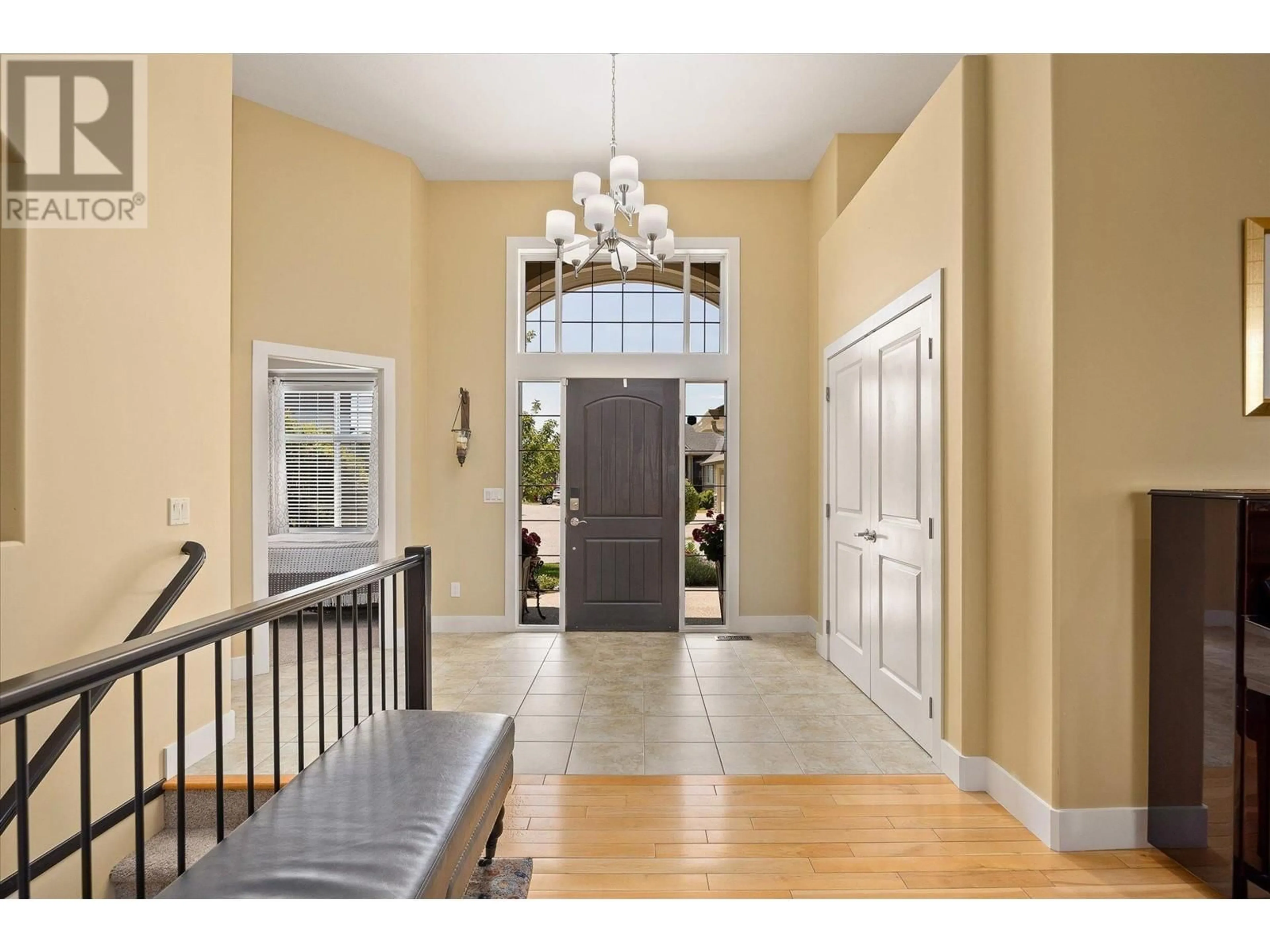 Indoor entryway for 12860 CLIFFSHORE DRIVE, Lake Country British Columbia V4V2P7