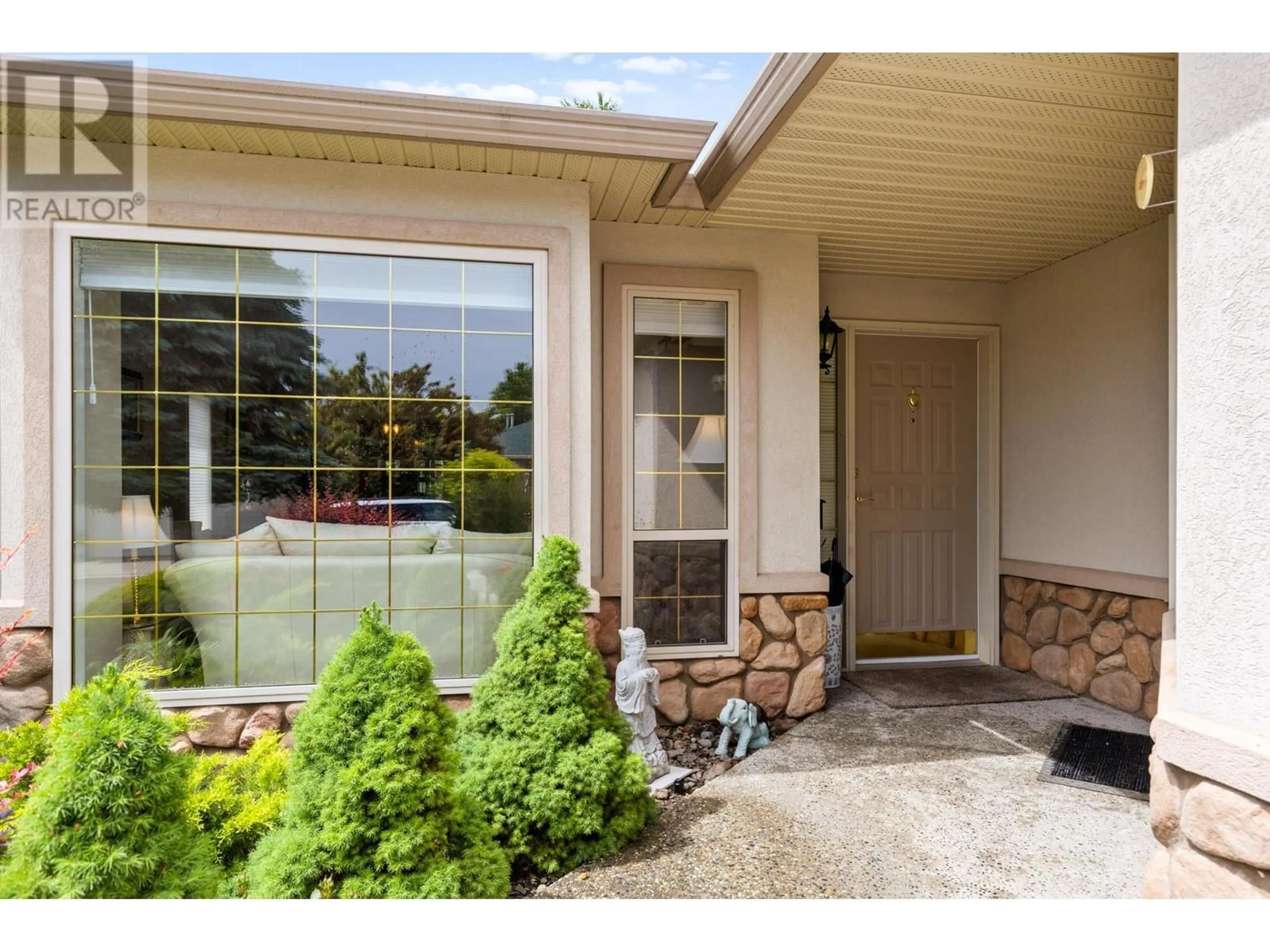 Indoor entryway for 227 - 2330 BUTT ROAD, West Kelowna British Columbia V4T2L3