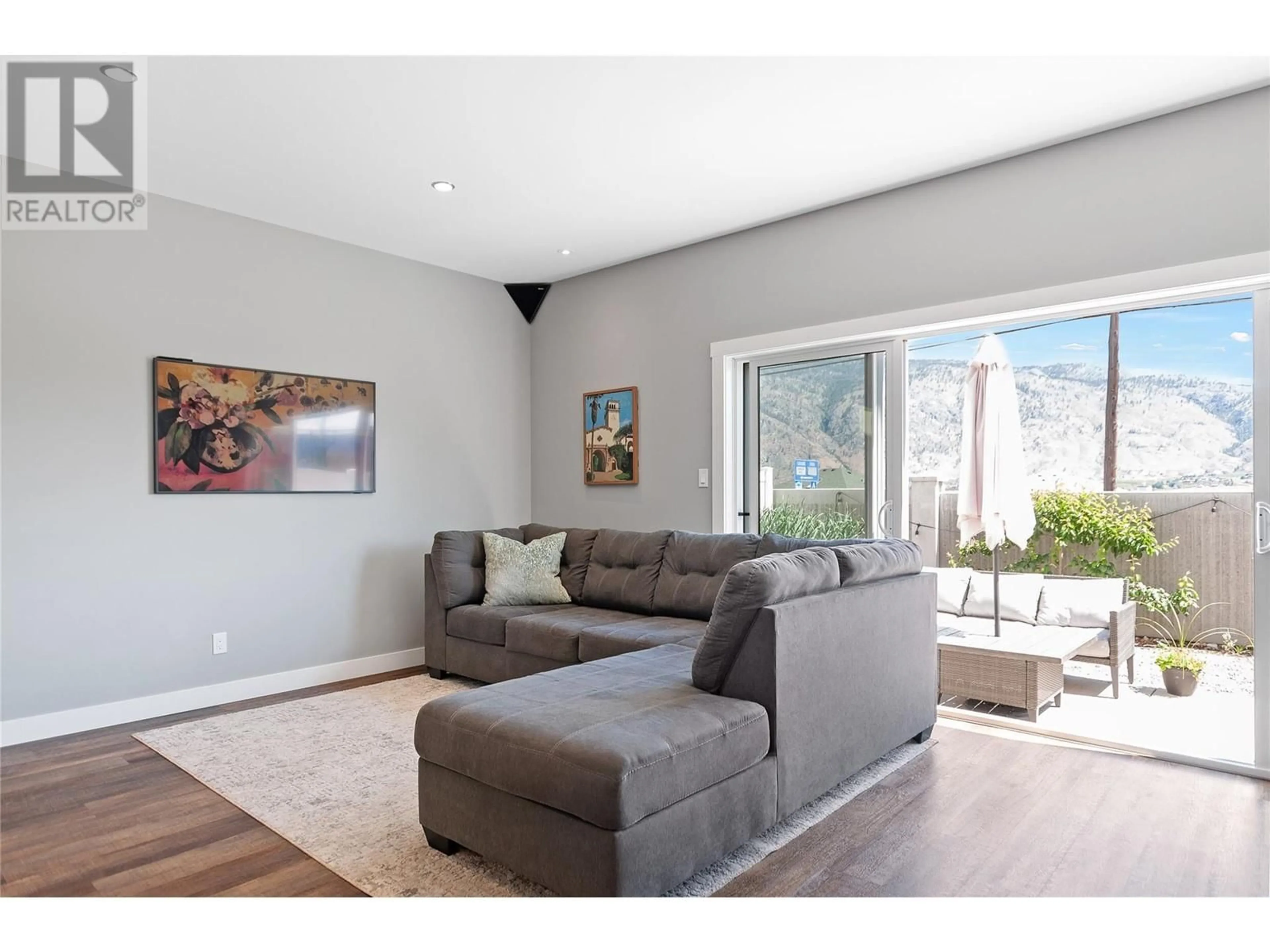 Living room with furniture, unknown for 17 RAVEN COURT, Osoyoos British Columbia V0H1V1