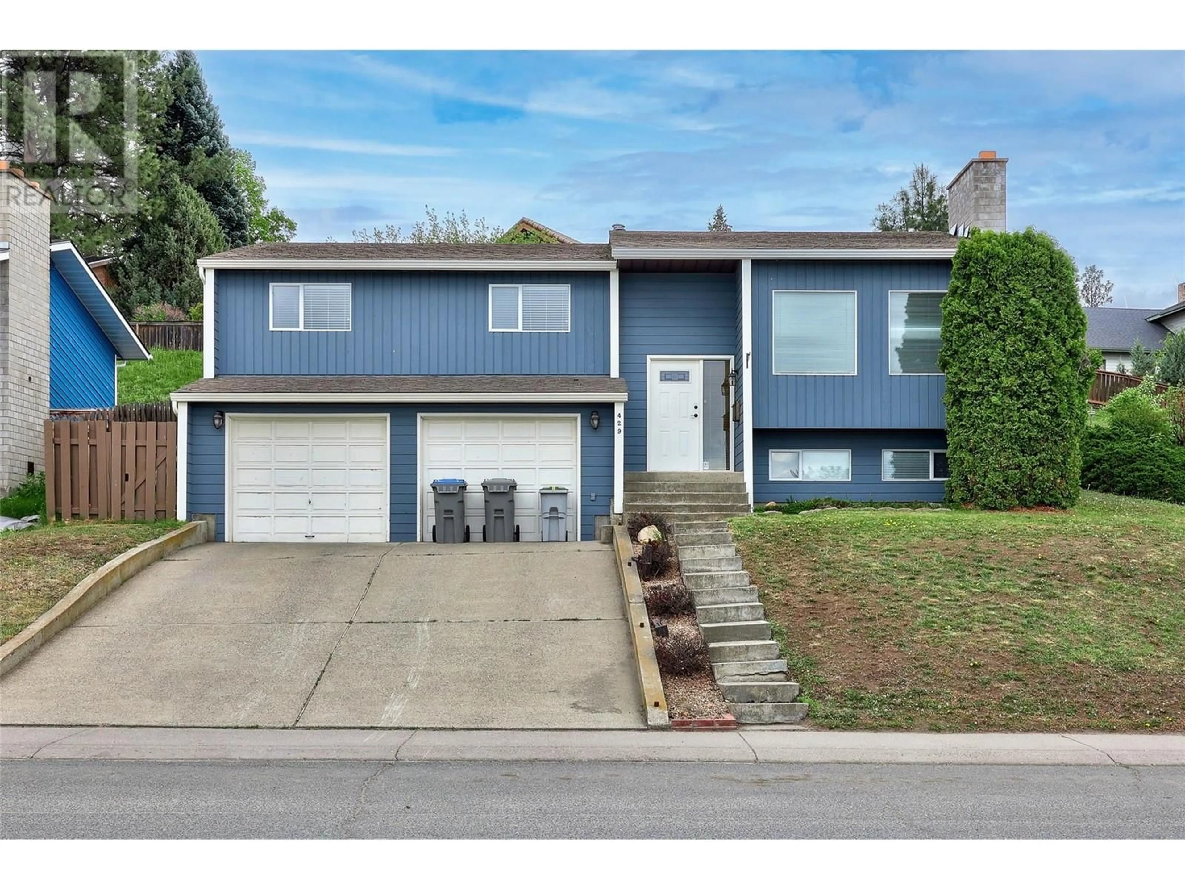 Home with vinyl exterior material, street for 429 GLENEAGLES DRIVE, Kamloops British Columbia V2E1Y4