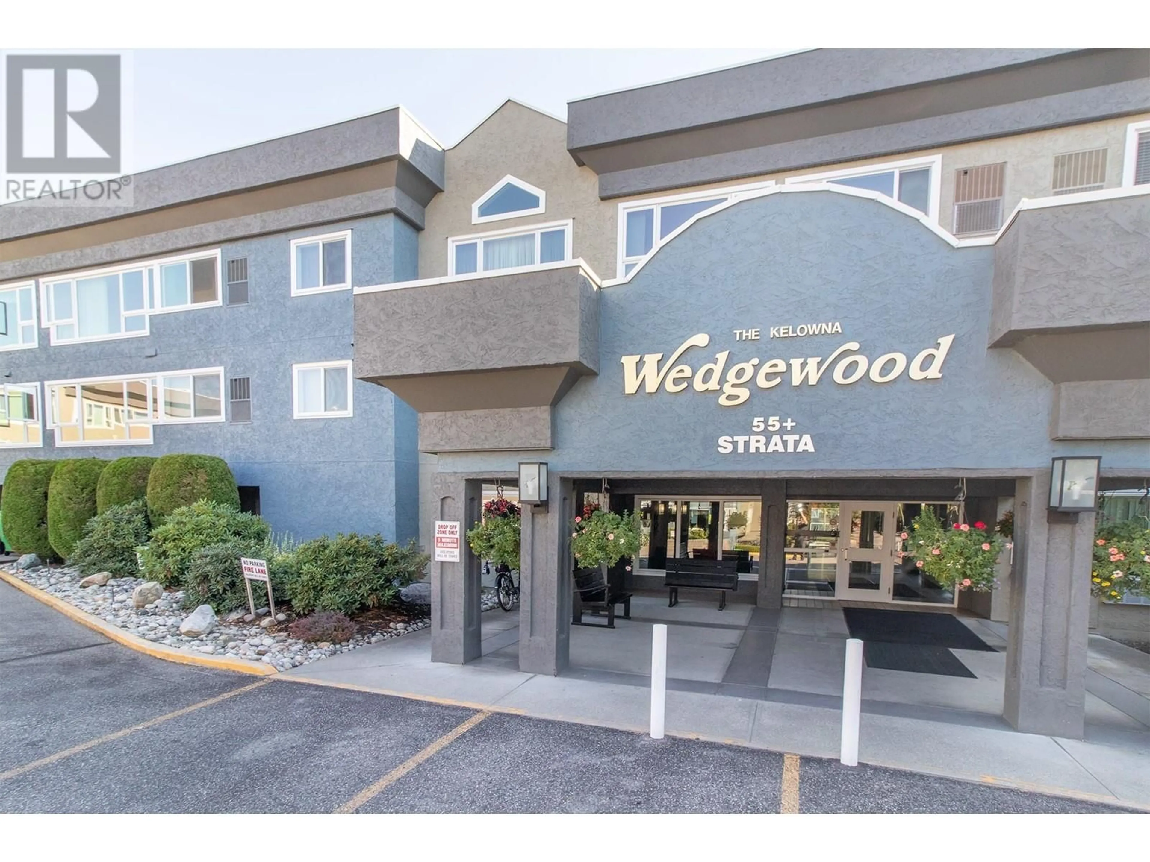 Indoor foyer for 115A - 1045 SUTHERLAND AVENUE, Kelowna British Columbia V1Y5Y1