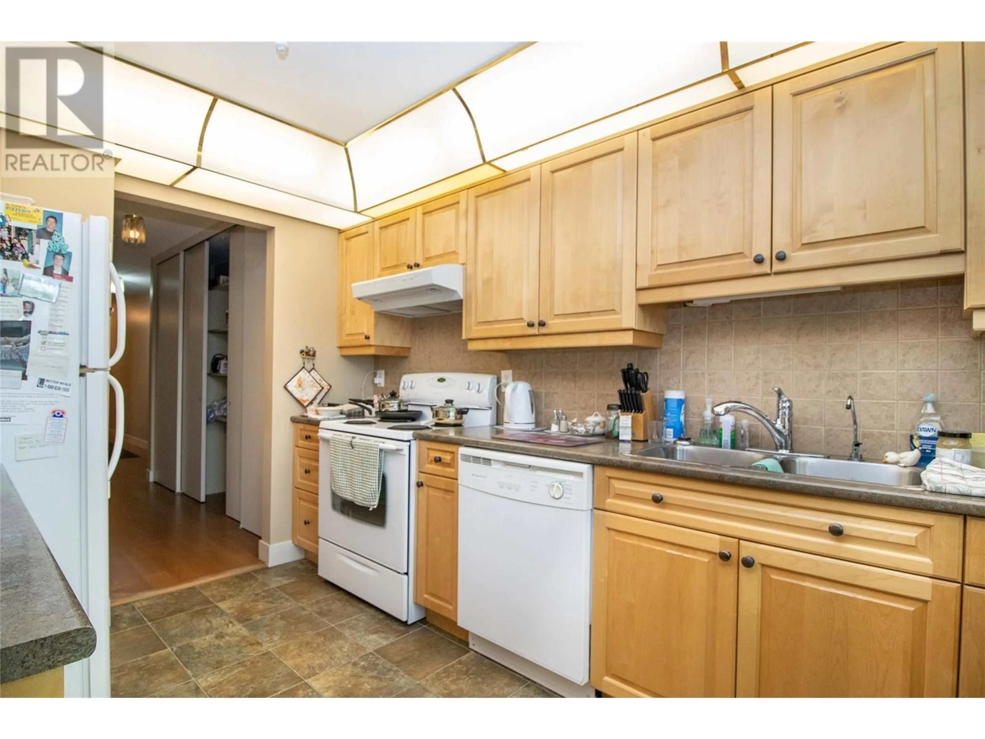 Standard kitchen, unknown for 115A - 1045 SUTHERLAND AVENUE, Kelowna British Columbia V1Y5Y1
