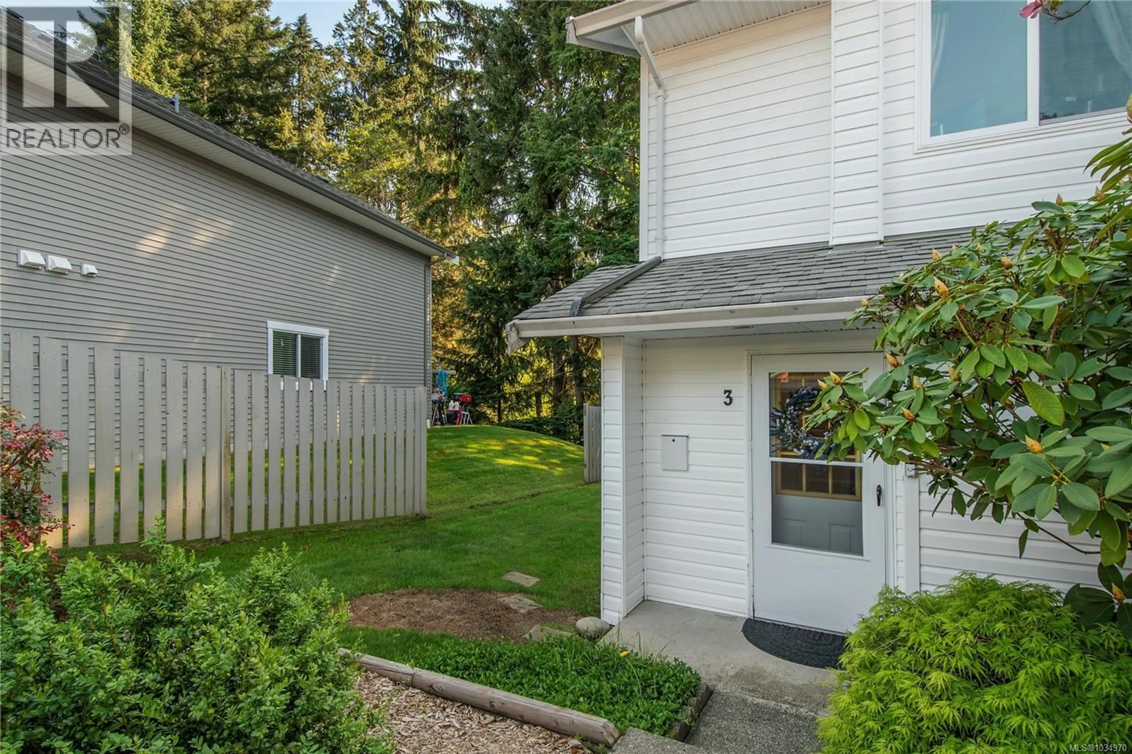 Patio, street for 3 - 1320 CREEKSIDE WAY, Campbell River British Columbia V9W8A9