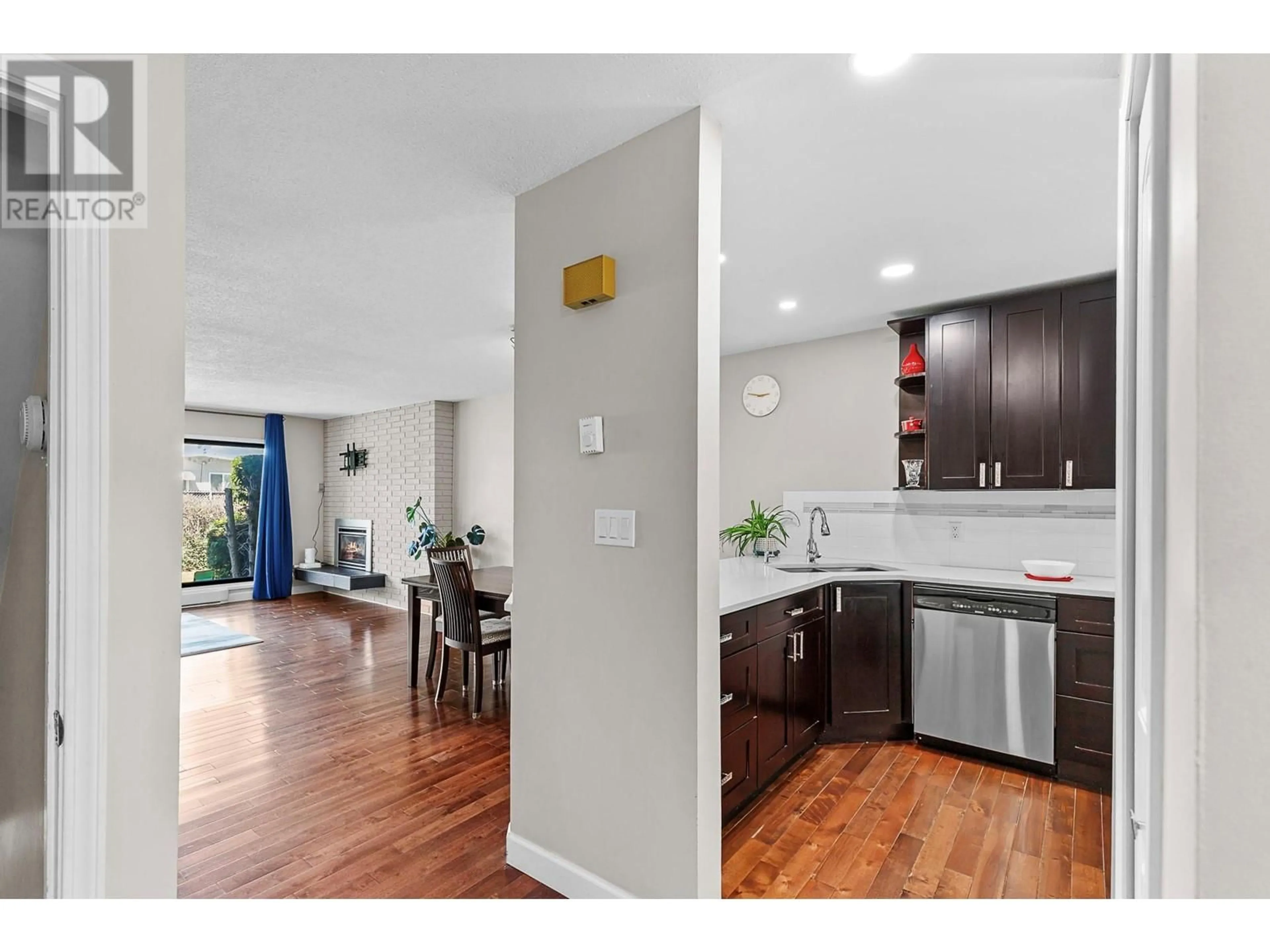 Open concept kitchen, wood/laminate floor for 133 - 4100 24 AVENUE, Vernon British Columbia V1T1M2