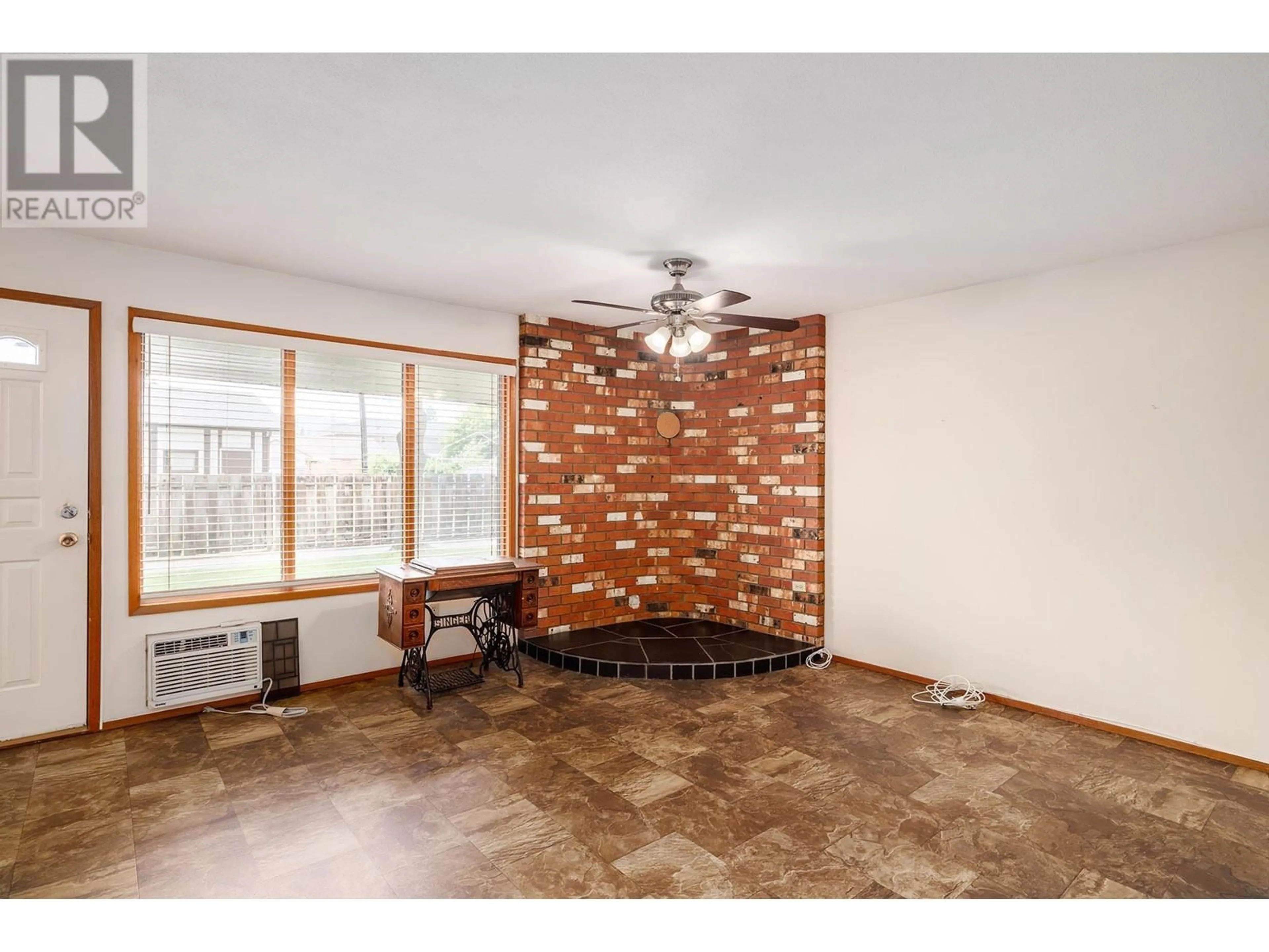 Unknown for 5 - 363 GERSTMAR ROAD, Kelowna British Columbia V1X4A6