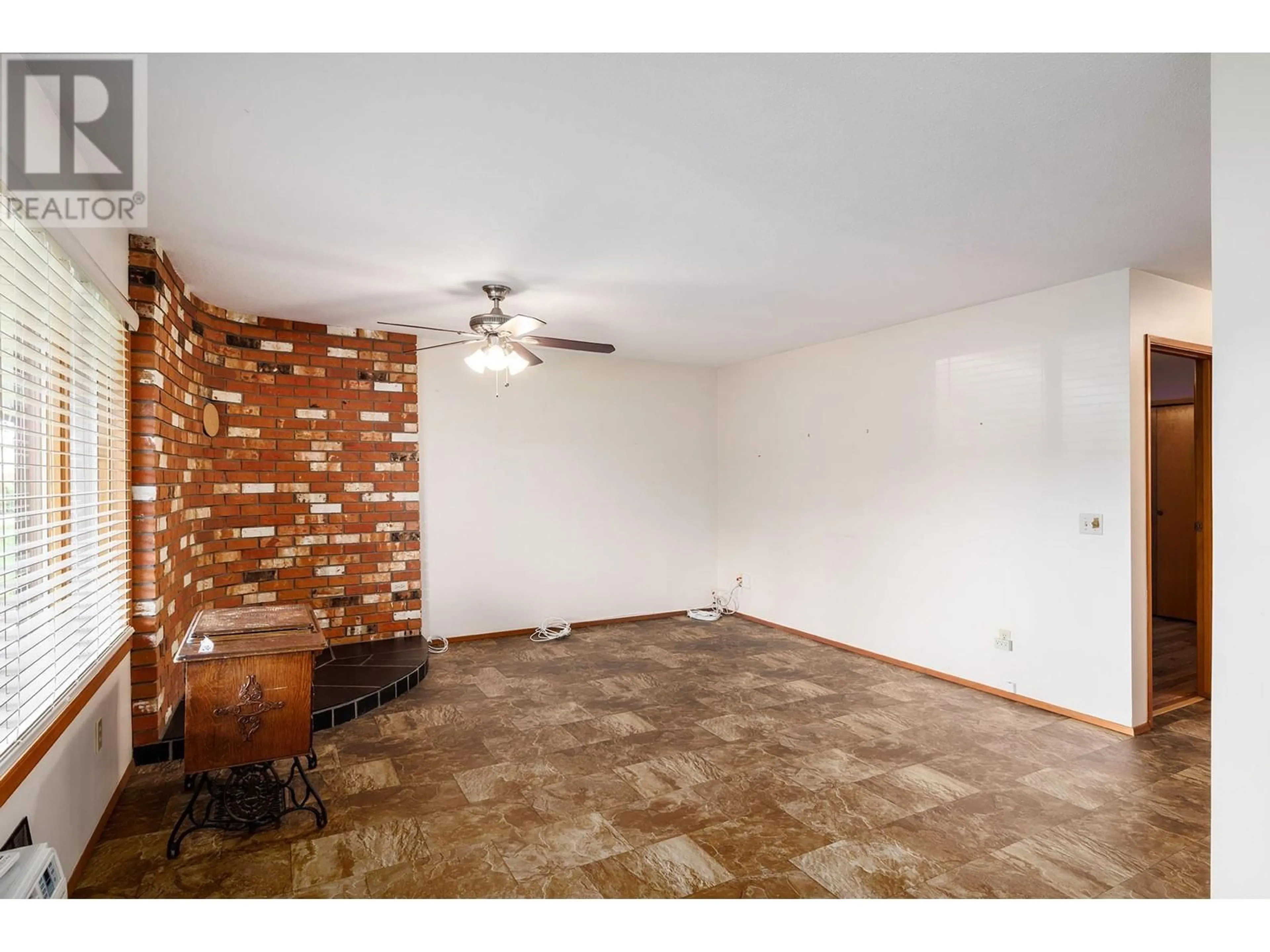 A pic of a room for 5 - 363 GERSTMAR ROAD, Kelowna British Columbia V1X4A6