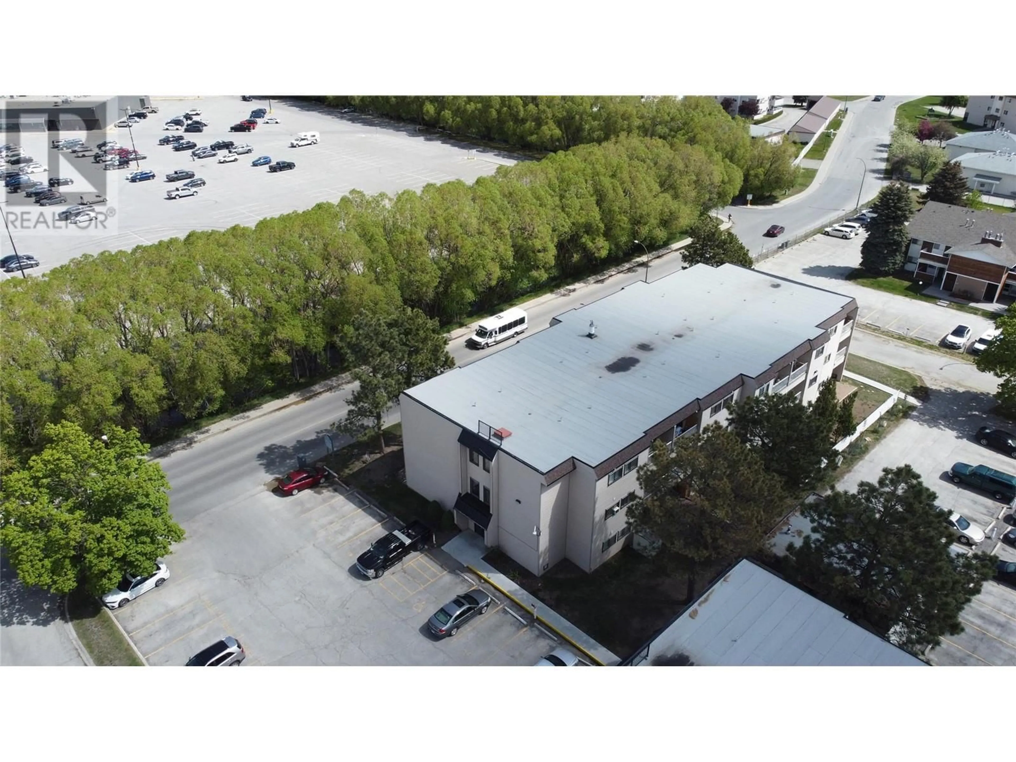 A pic from outside/outdoor area/front of a property/back of a property/a pic from drone, building for 309 - 2321 12TH  N STREET, Cranbrook British Columbia V1C5T5
