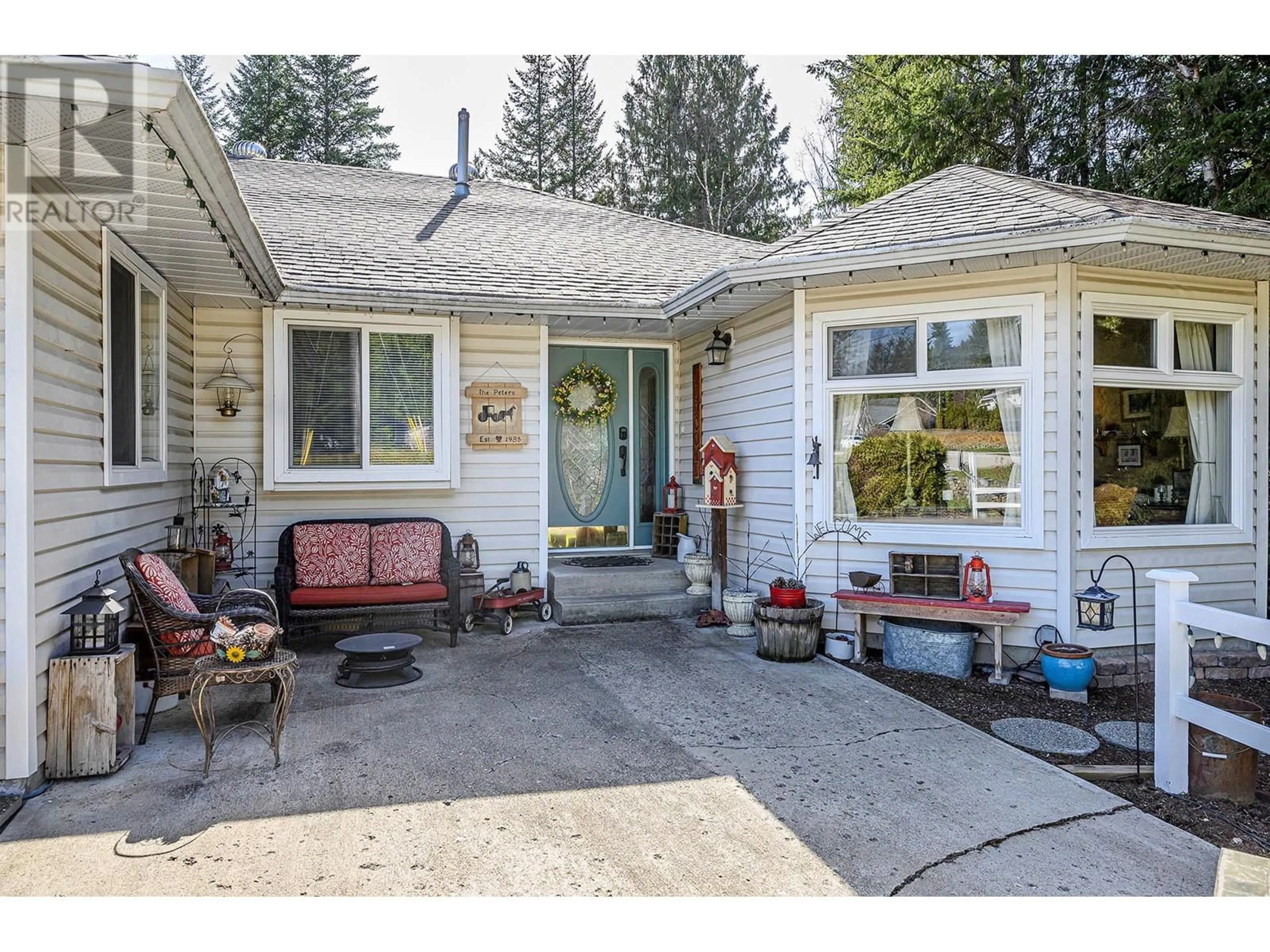 Home with vinyl exterior material, street for 361 WYNDHAVEN PLACE, Clearwater British Columbia V0E1N1
