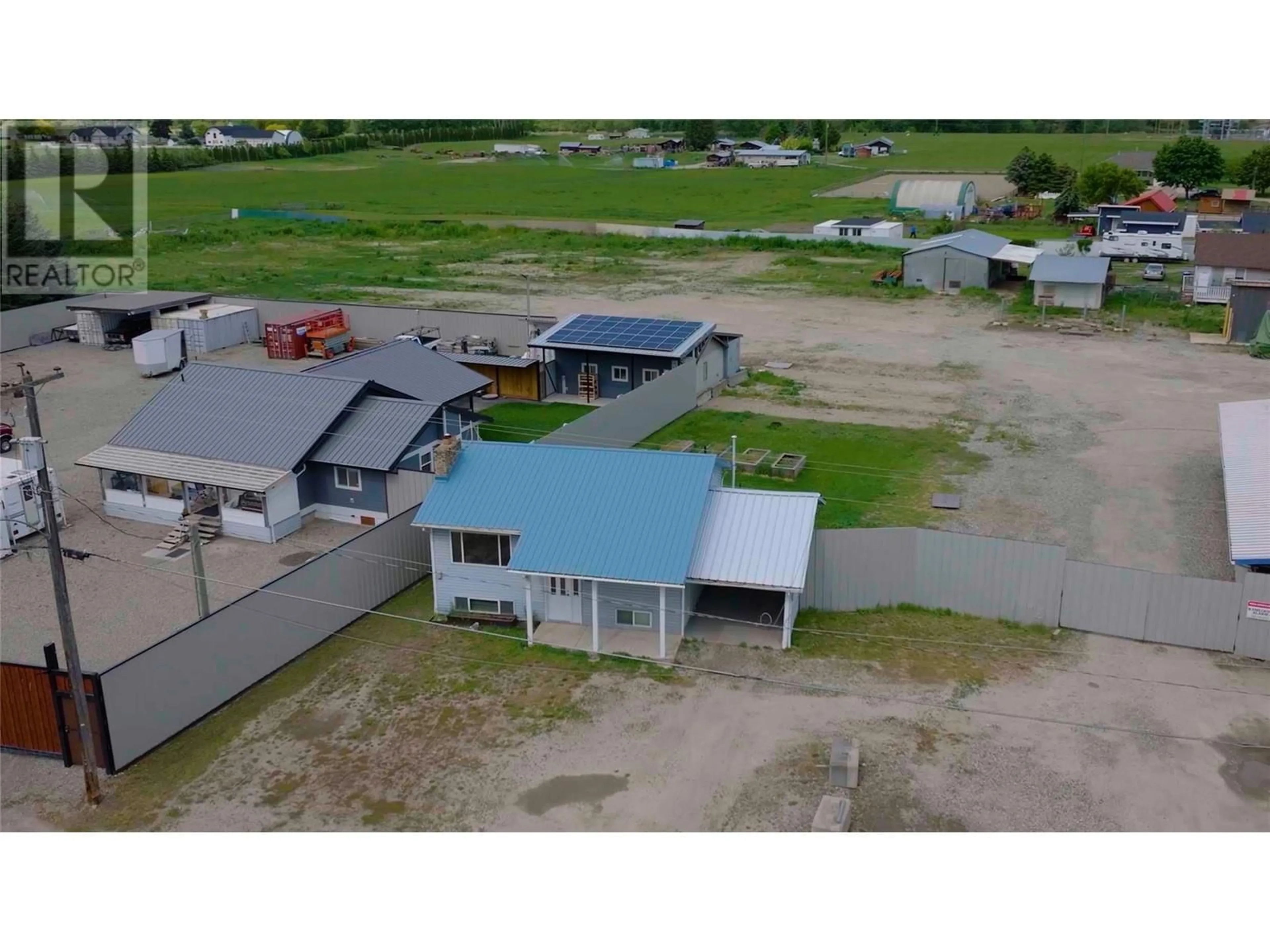 A pic from outside/outdoor area/front of a property/back of a property/a pic from drone, building for 426 AYLMER ROAD, Chase British Columbia V0E1M0