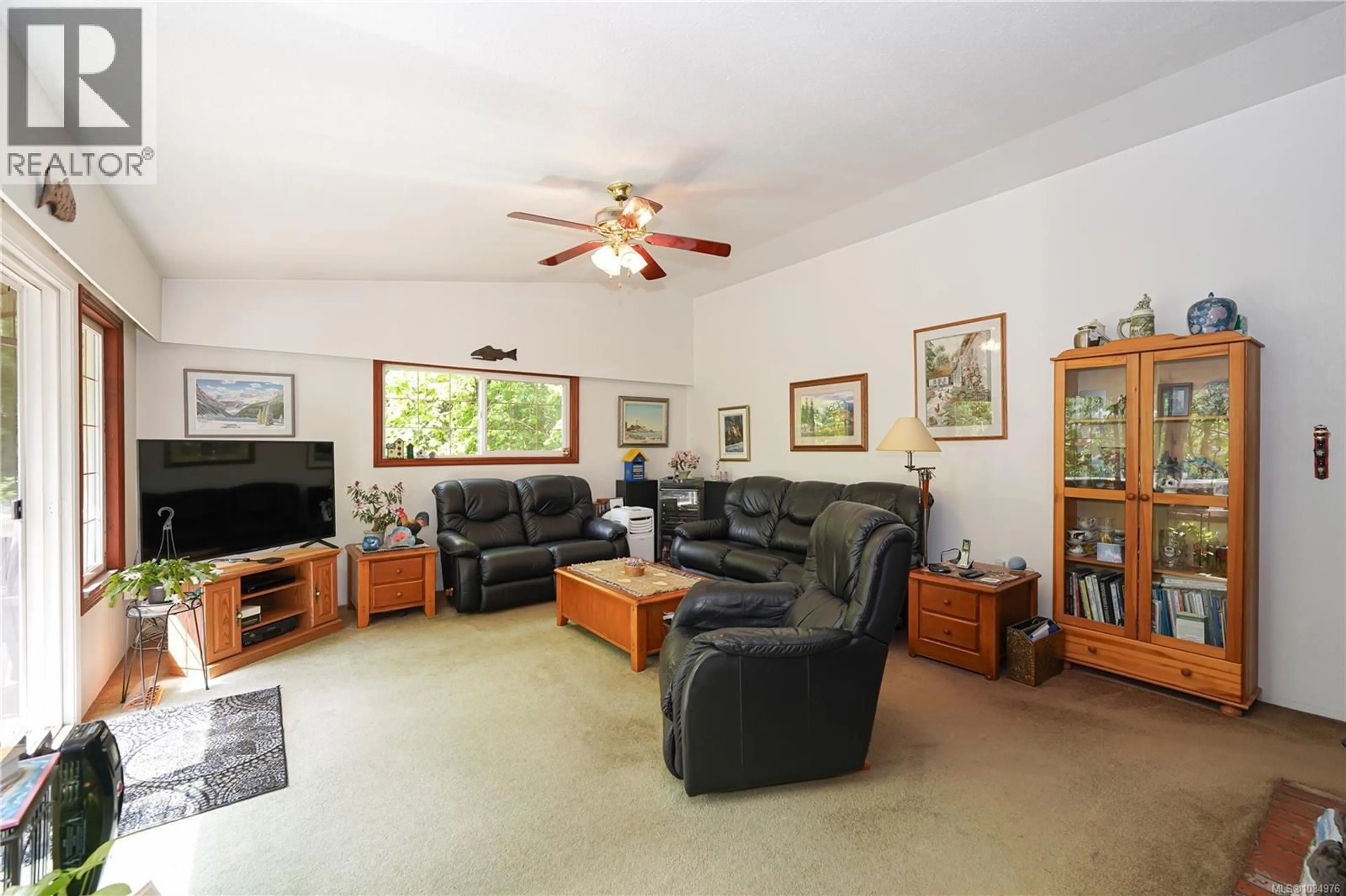 Living room with furniture, unknown for 8647 SWEENEY ROAD, Chemainus British Columbia V0R1K4