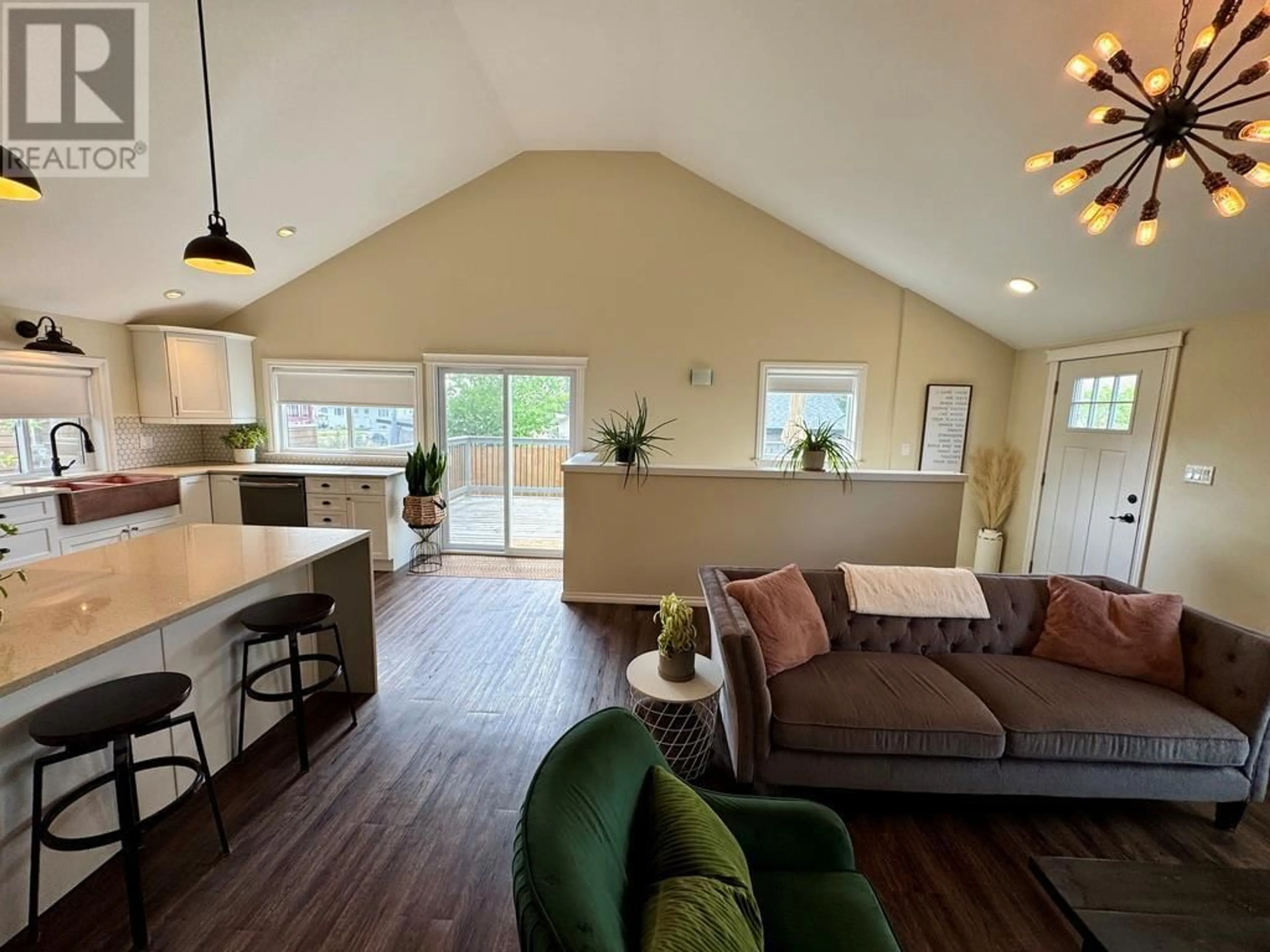 Open concept kitchen, unknown for 305 98 AVENUE, Dawson Creek British Columbia V1G1R8