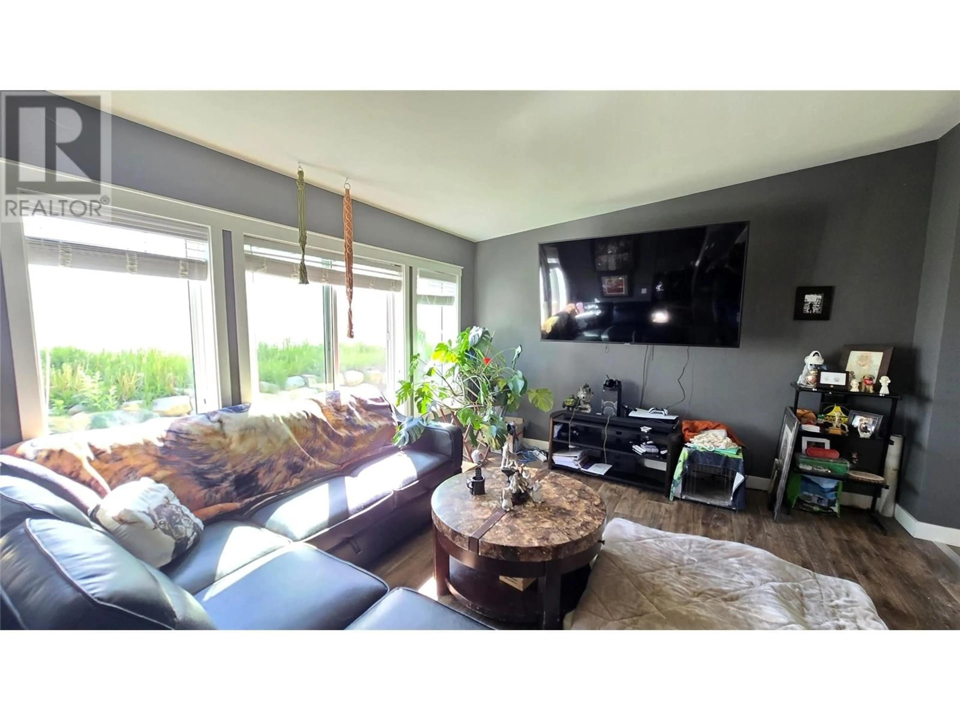 Living room with furniture, unknown for 3341 GLENGROVE ROAD, Barriere British Columbia V0E2E0