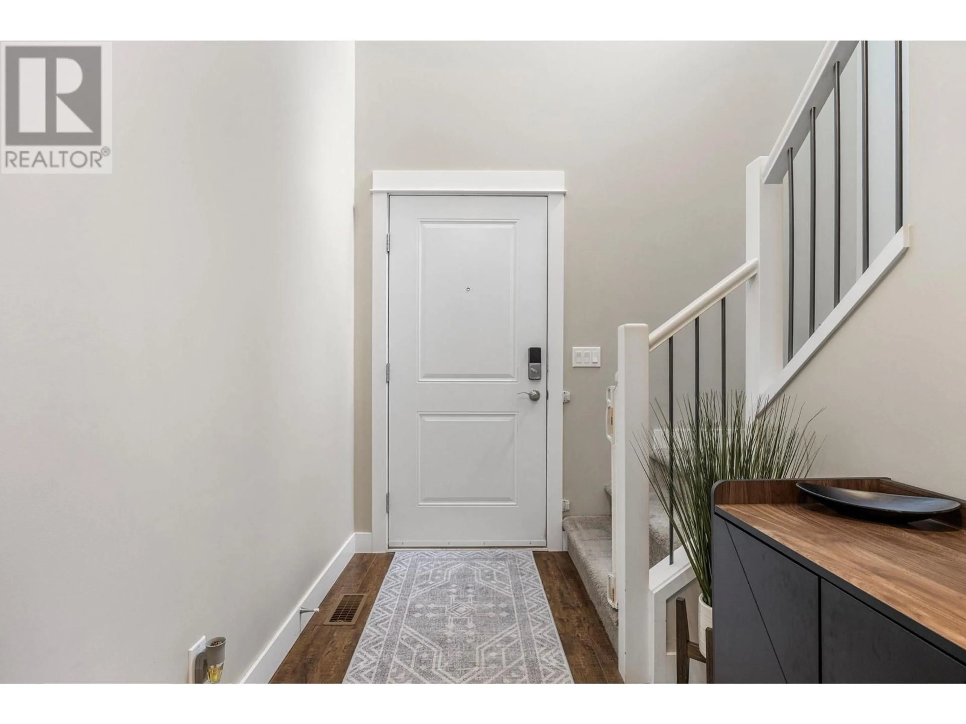 Indoor entryway for 2008 ELKRIDGE DRIVE, West Kelowna British Columbia V4T3J8