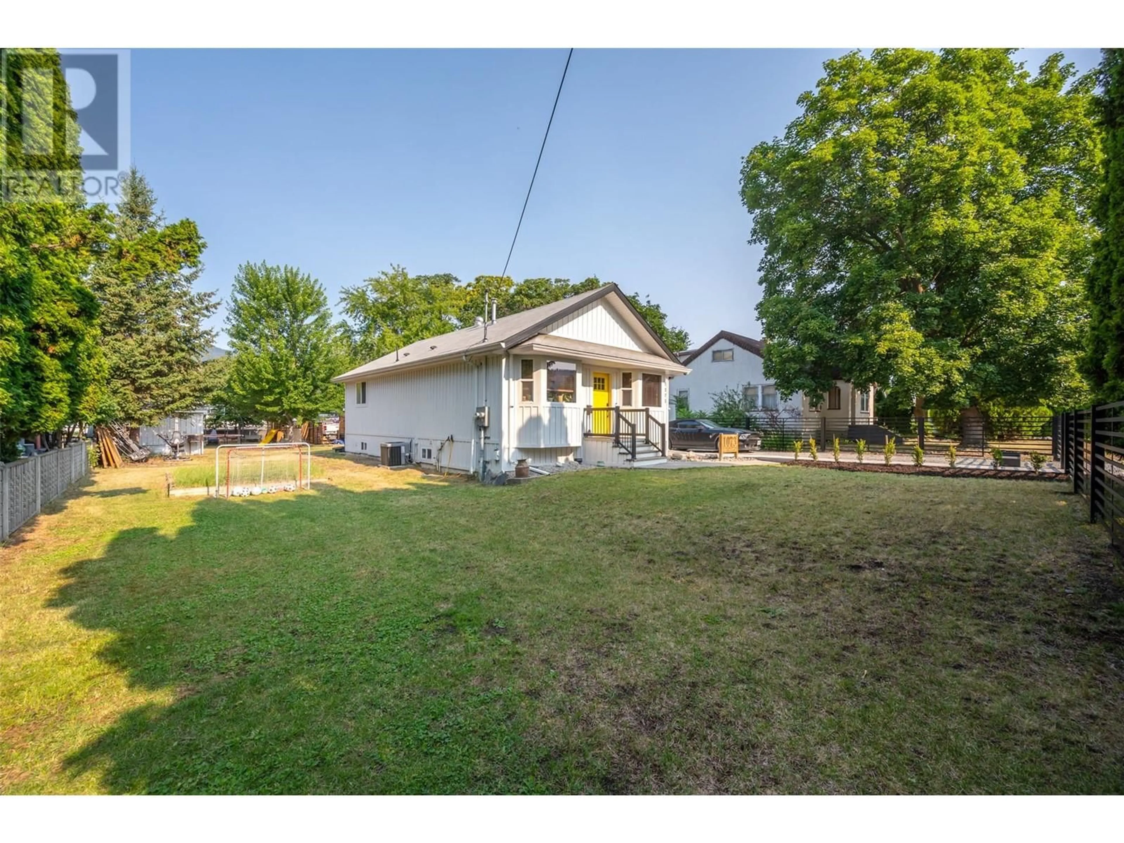 A pic from outside/outdoor area/front of a property/back of a property/a pic from drone, unknown for 1073 MOOSEJAW STREET, Penticton British Columbia V2A5T5