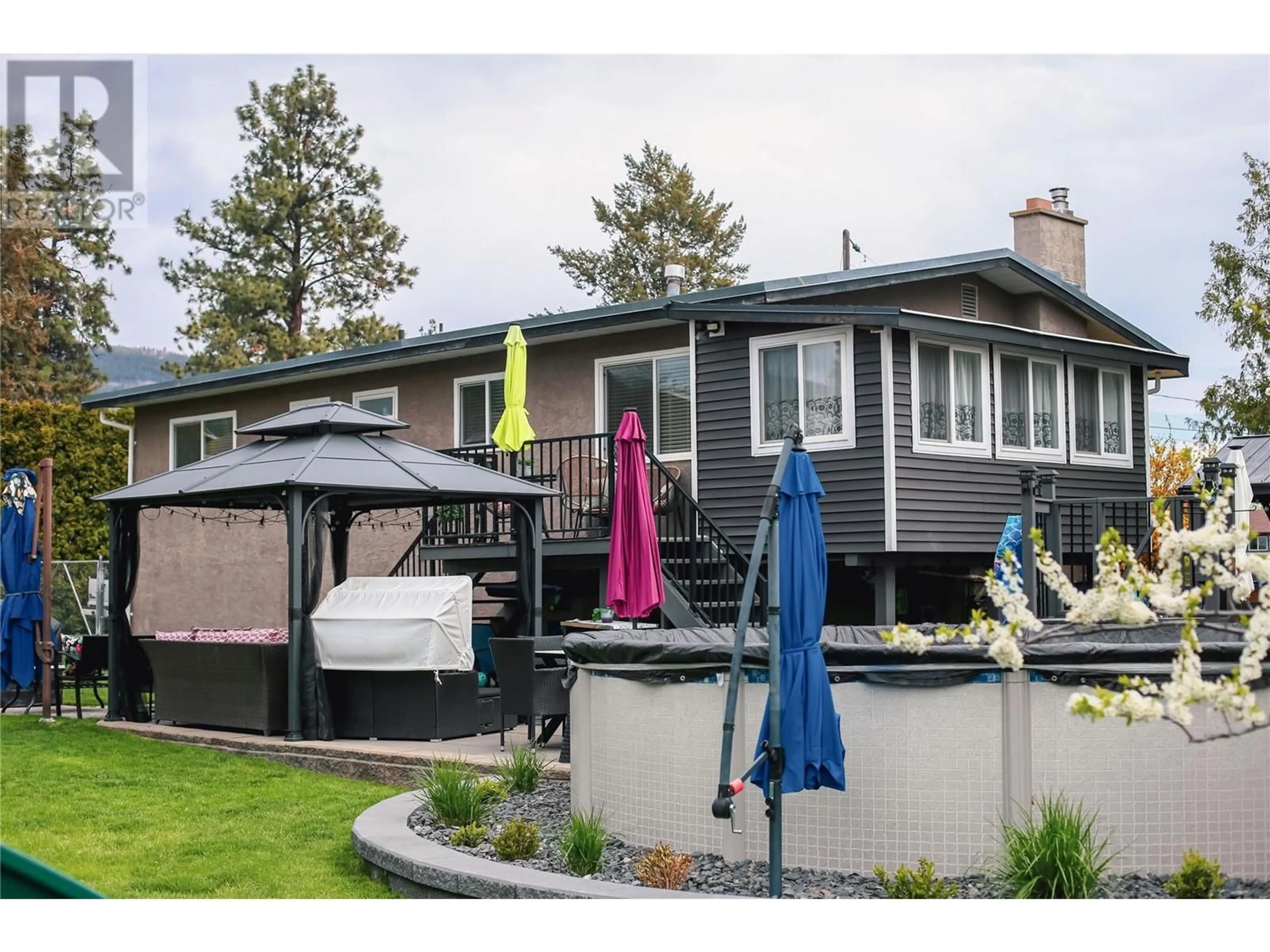 Home with vinyl exterior material, unknown for 3548 MACDONNEL ROAD, West Kelowna British Columbia V4T1J1