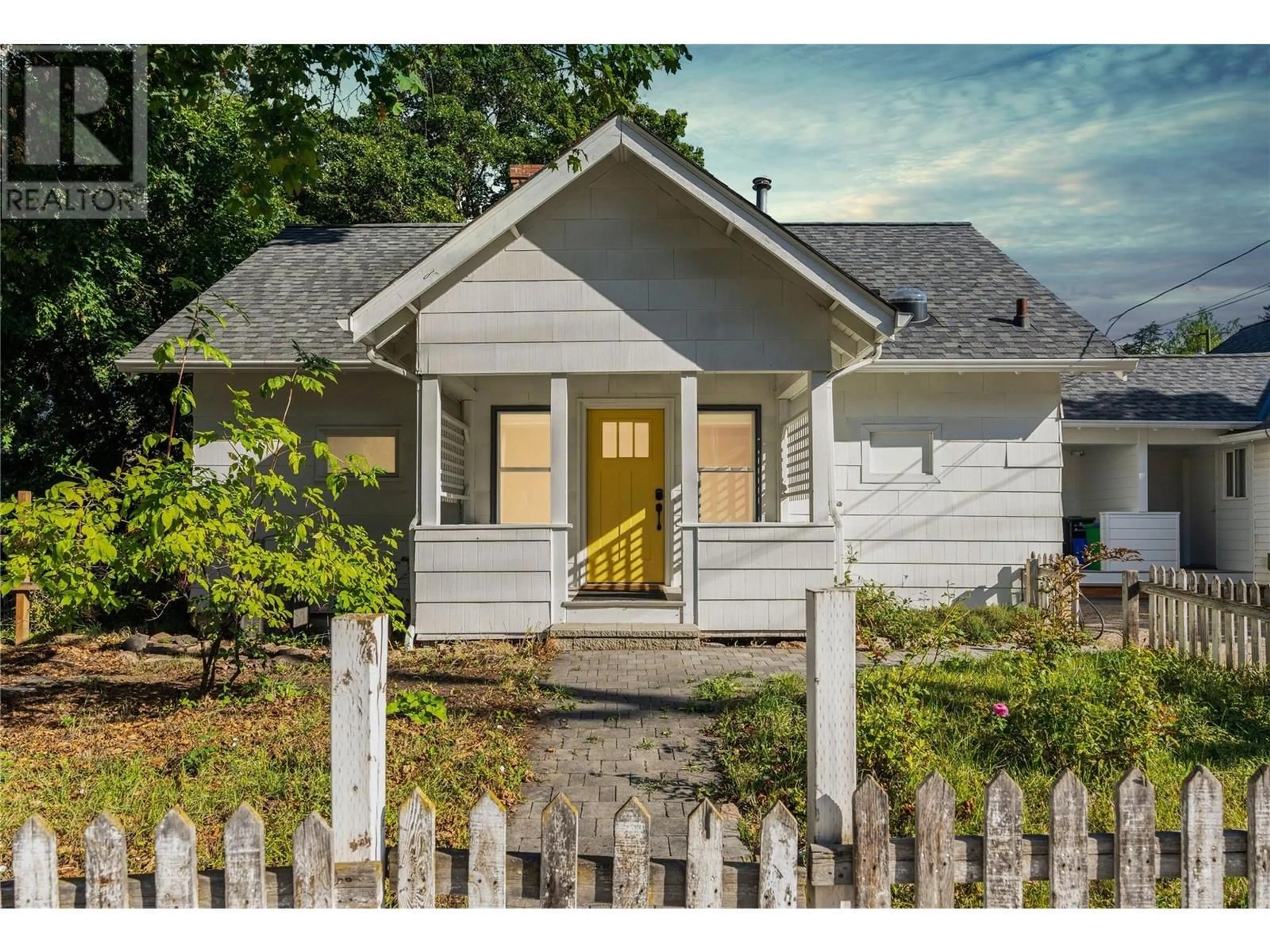 Home with vinyl exterior material, street for 2205 32ND AVENUE, Vernon British Columbia V1T2K4