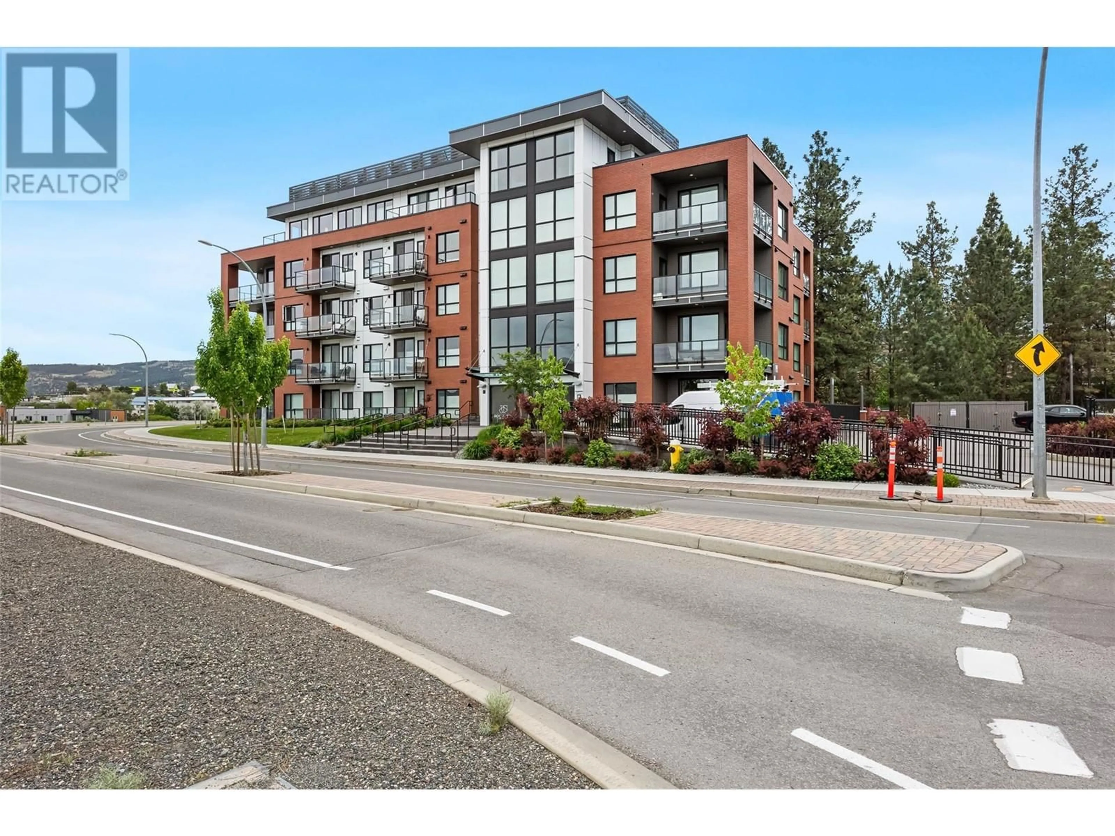 Blurry image for 202 - 875 UNIVERSITY DRIVE, Kamloops British Columbia V2C0J8
