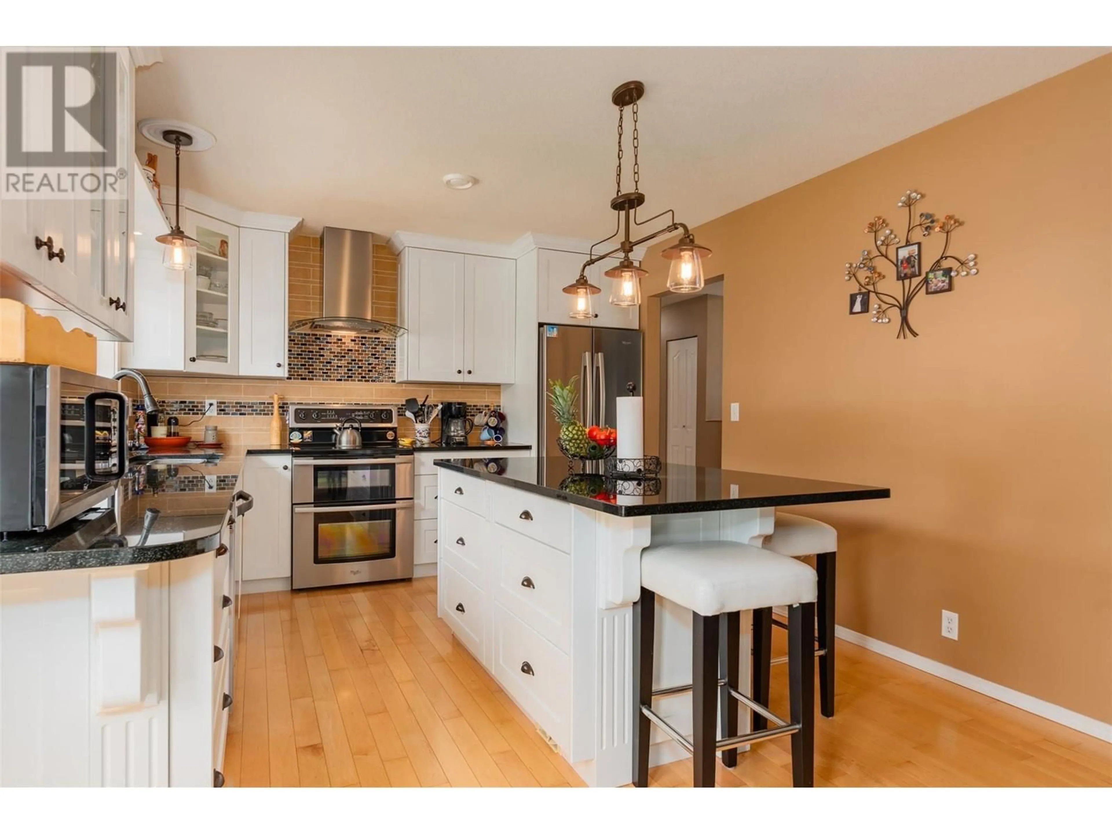Open concept kitchen, unknown for 405 BERESFORD CRESCENT, Castlegar British Columbia V1N3W2