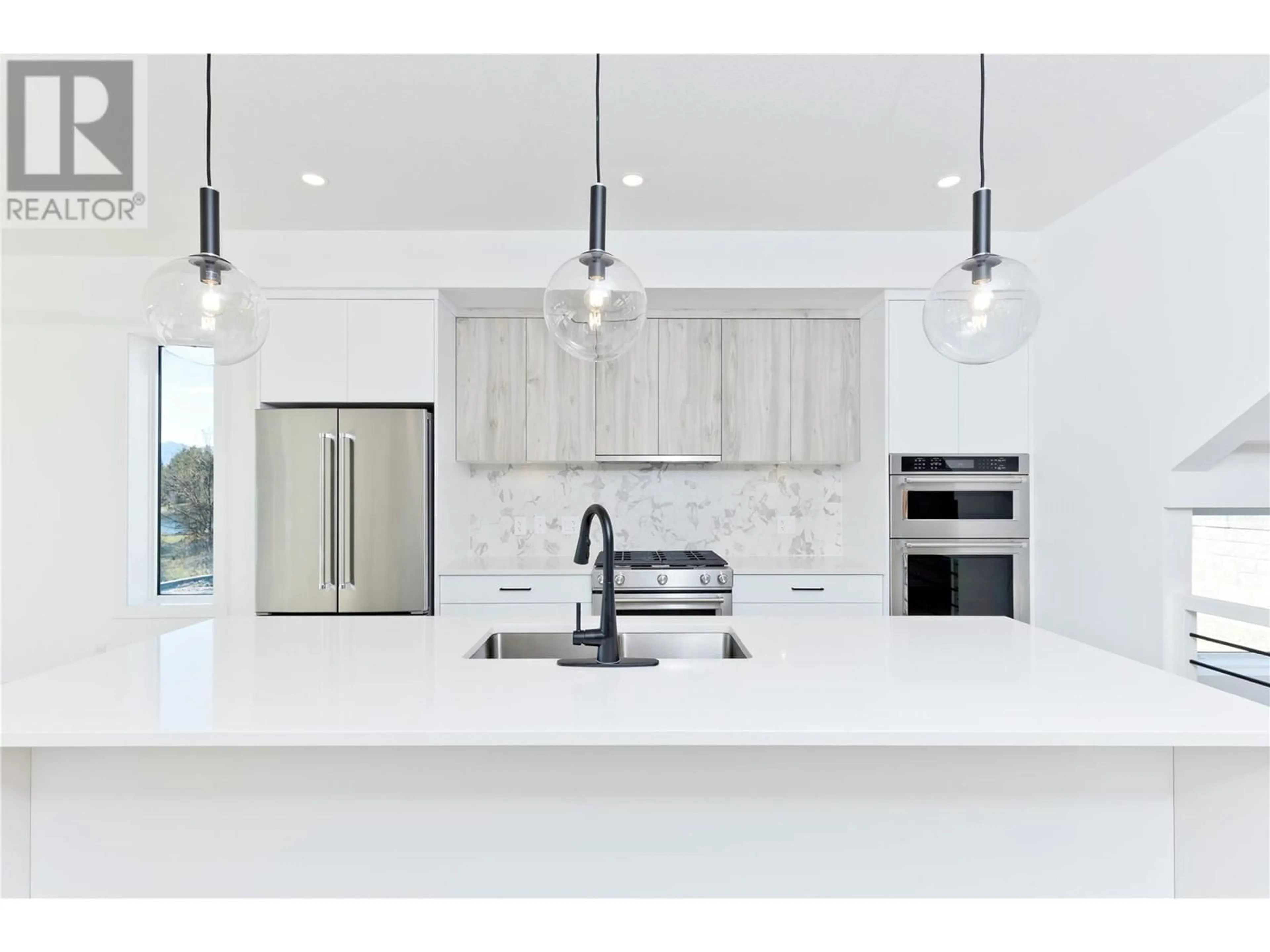 Contemporary kitchen, ceramic/tile floor for 513 - 2735 SHANNON LAKE ROAD, West Kelowna British Columbia V4T1V6