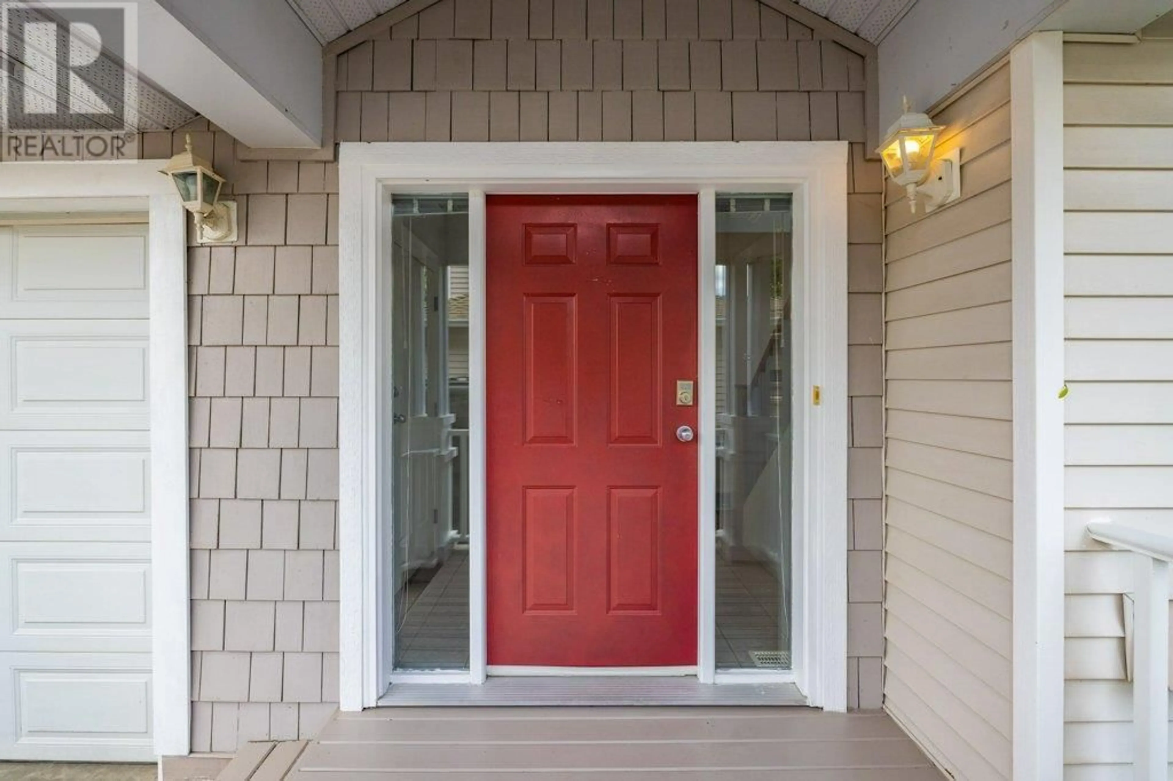 Indoor entryway for 365 - 665 COOK ROAD, Kelowna British Columbia V1W4T4