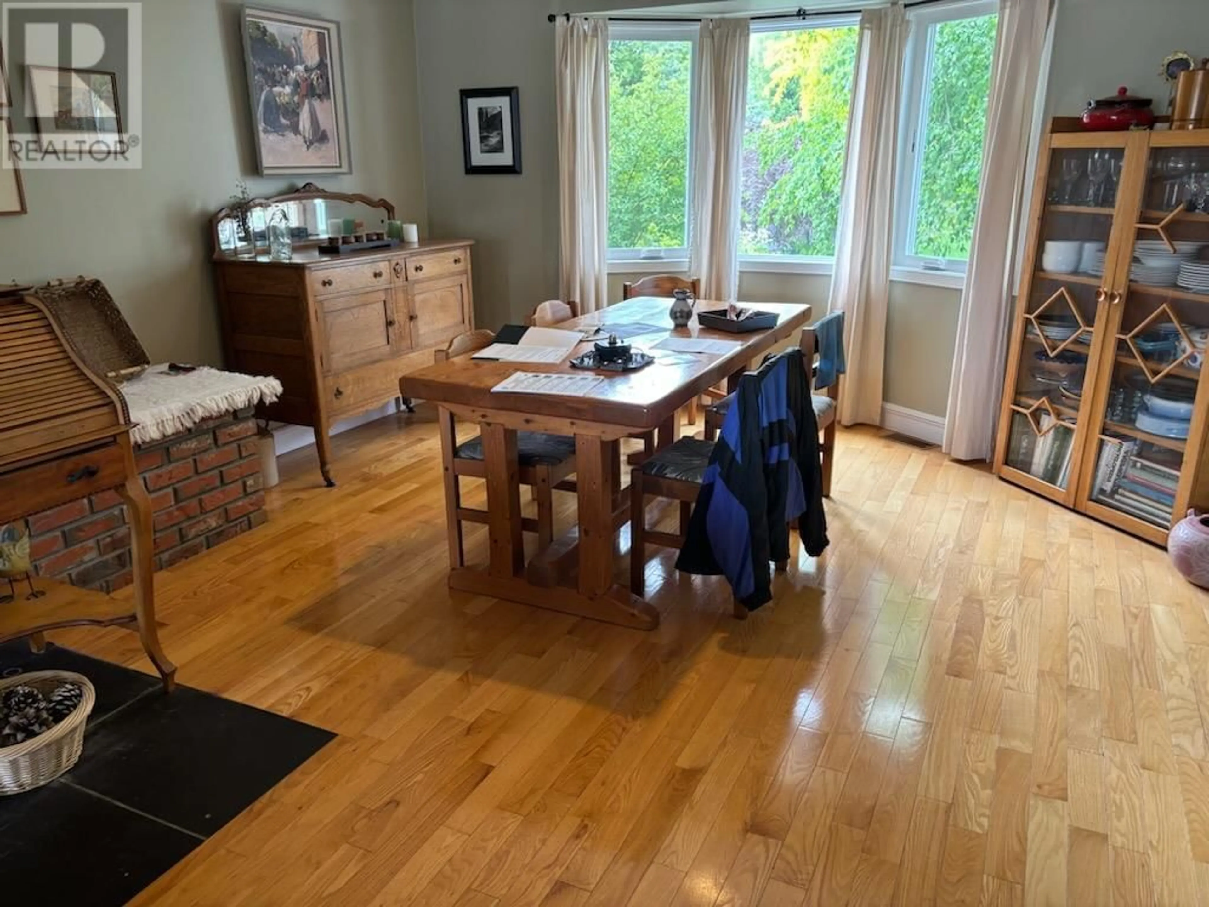 Dining room, wood/laminate floor for 7749 17TH STREET, Grand Forks British Columbia V0H1H2