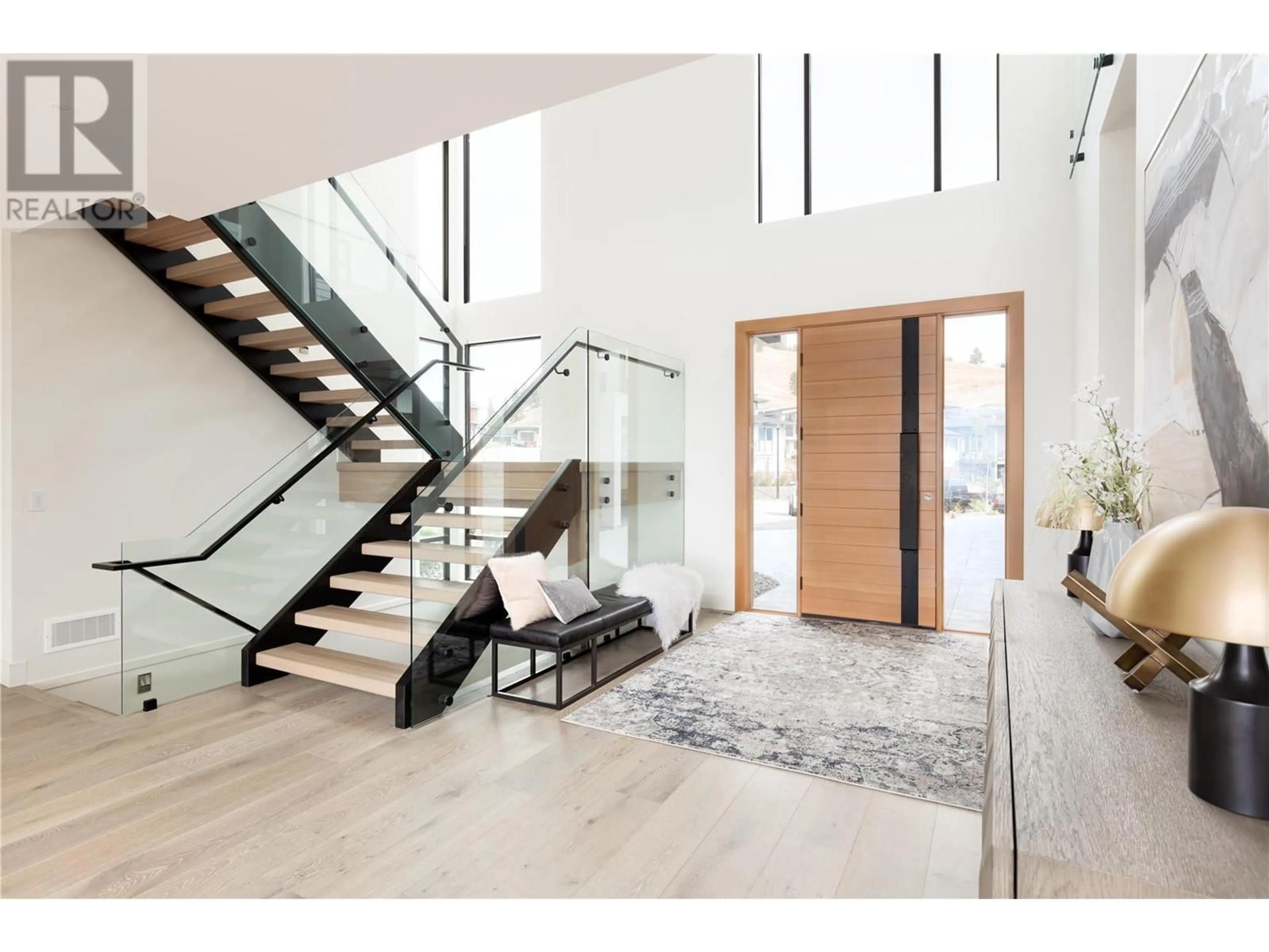 Unknown for 1372 MINE HILL DRIVE, Kelowna British Columbia V1P1S5