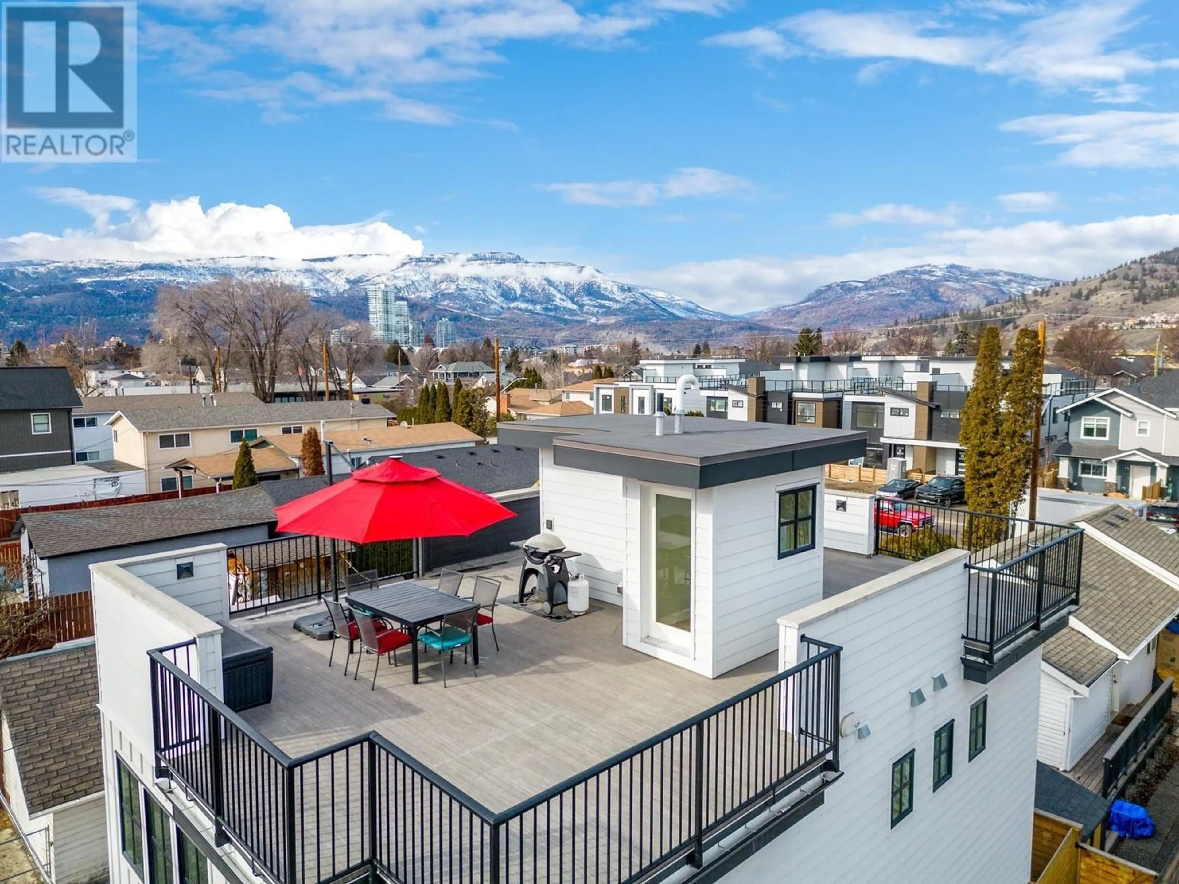 Unknown for 2 - 1053 MARTIN AVENUE, Kelowna British Columbia V1Y6V6
